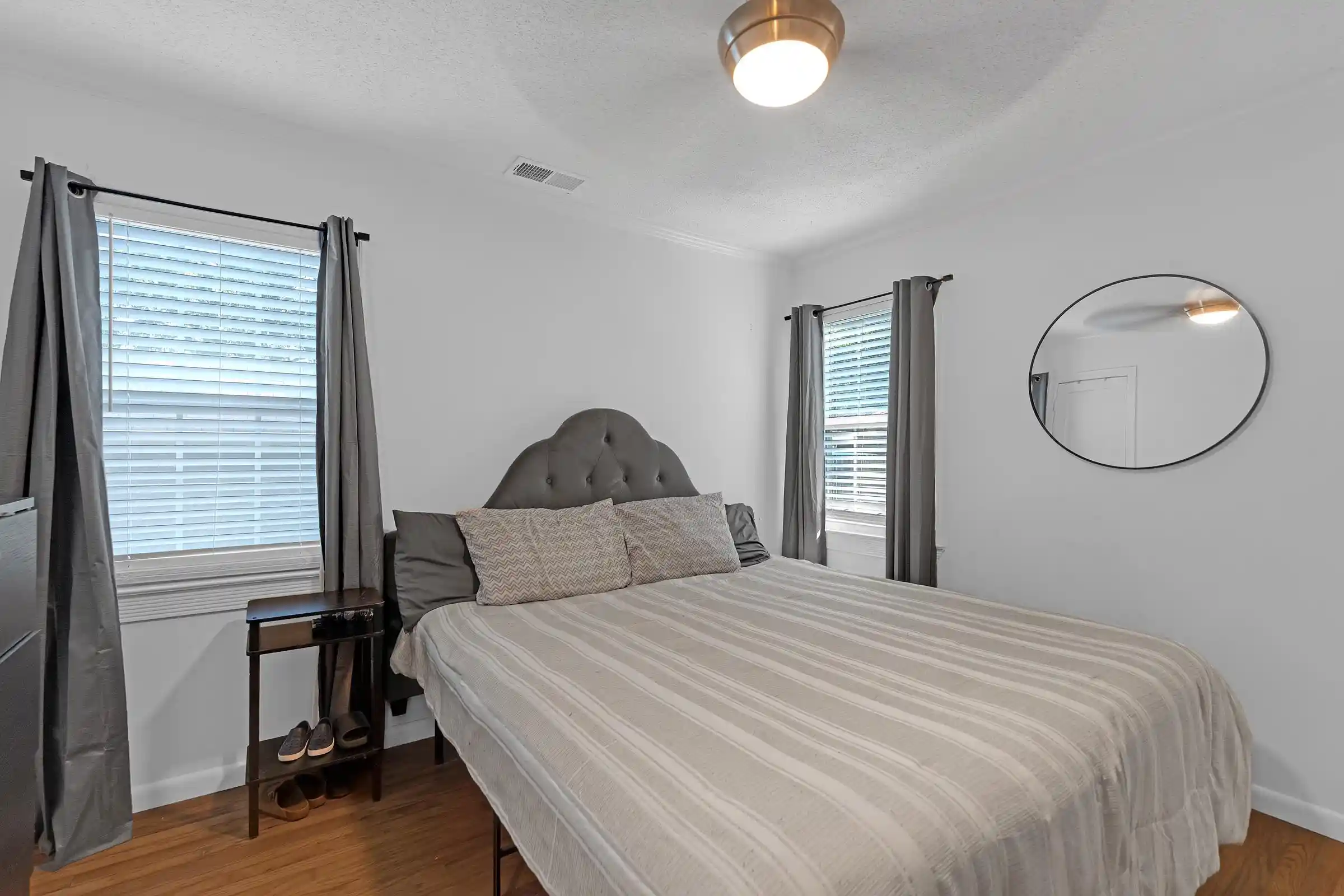 Photo 3 of Single family home for sale at 454 S Center St, Collierville, TN 38017 | MLS# 10229682 | Listing updated on 2026-09-09