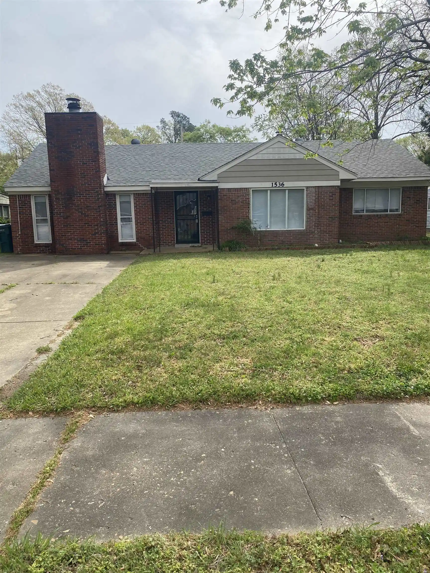 Photo 1 of Single family home for sale at 1536 Colonial Rd, Memphis, TN 38117 | MLS# 10229688 | Listing updated on 2026-10-01