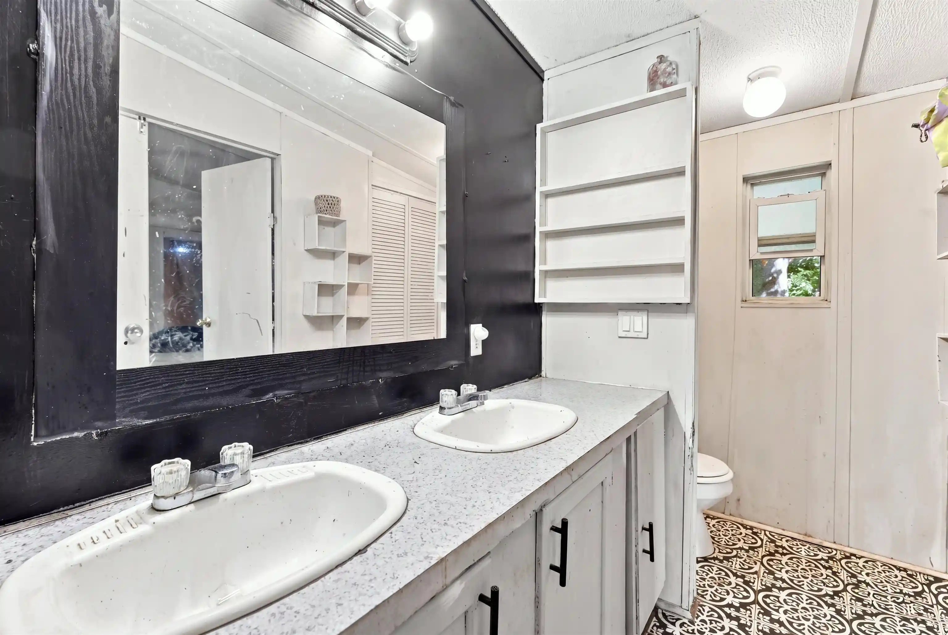 Photo 3 of Sale Pending at 1900 Misty Wood Dr, Morristown, TN 37813 | MLS# 10229691 | Listing updated on 2026-09-15