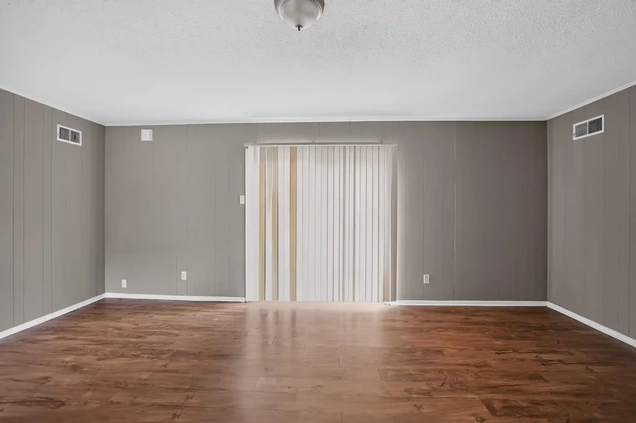 Photo 4 of Single family home for sale at 5046 Cromwell Ave, Memphis, TN 38118 | MLS# 10229696 | Listing updated on 2026-09-08