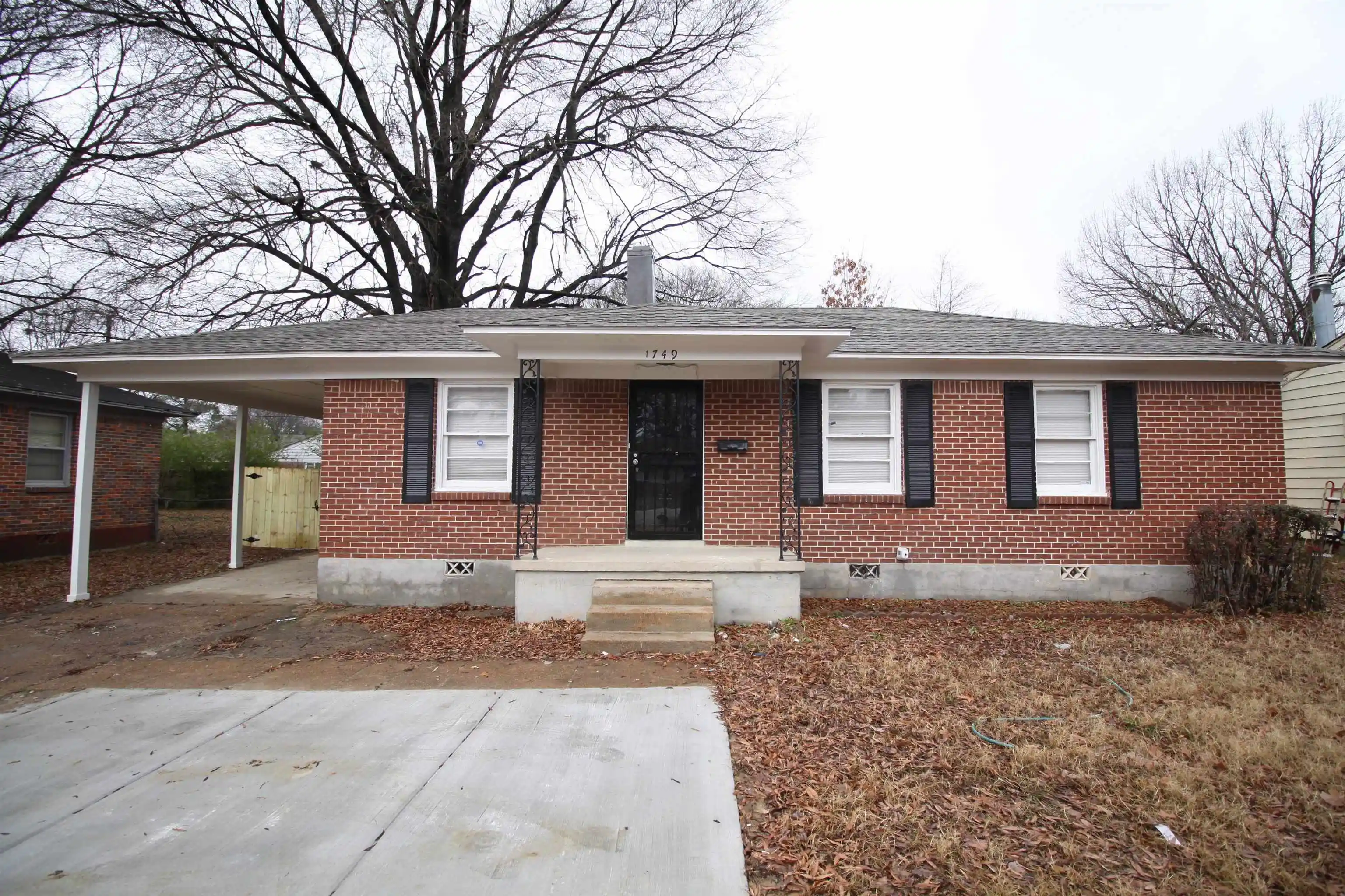 Photo 1 of Single family home for sale at 1749 S Perkins Rd, Memphis, TN 38117 | MLS# 10229717 | Listing updated on 2026-10-01