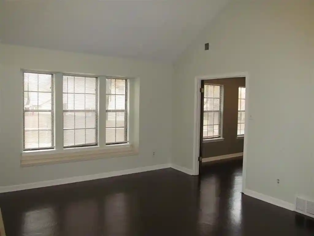 Photo 2 of Townhouse for sale at 3736 Carnes Ave, Memphis, TN 38111 | MLS# 10229724 | Listing updated on 2026-09-03