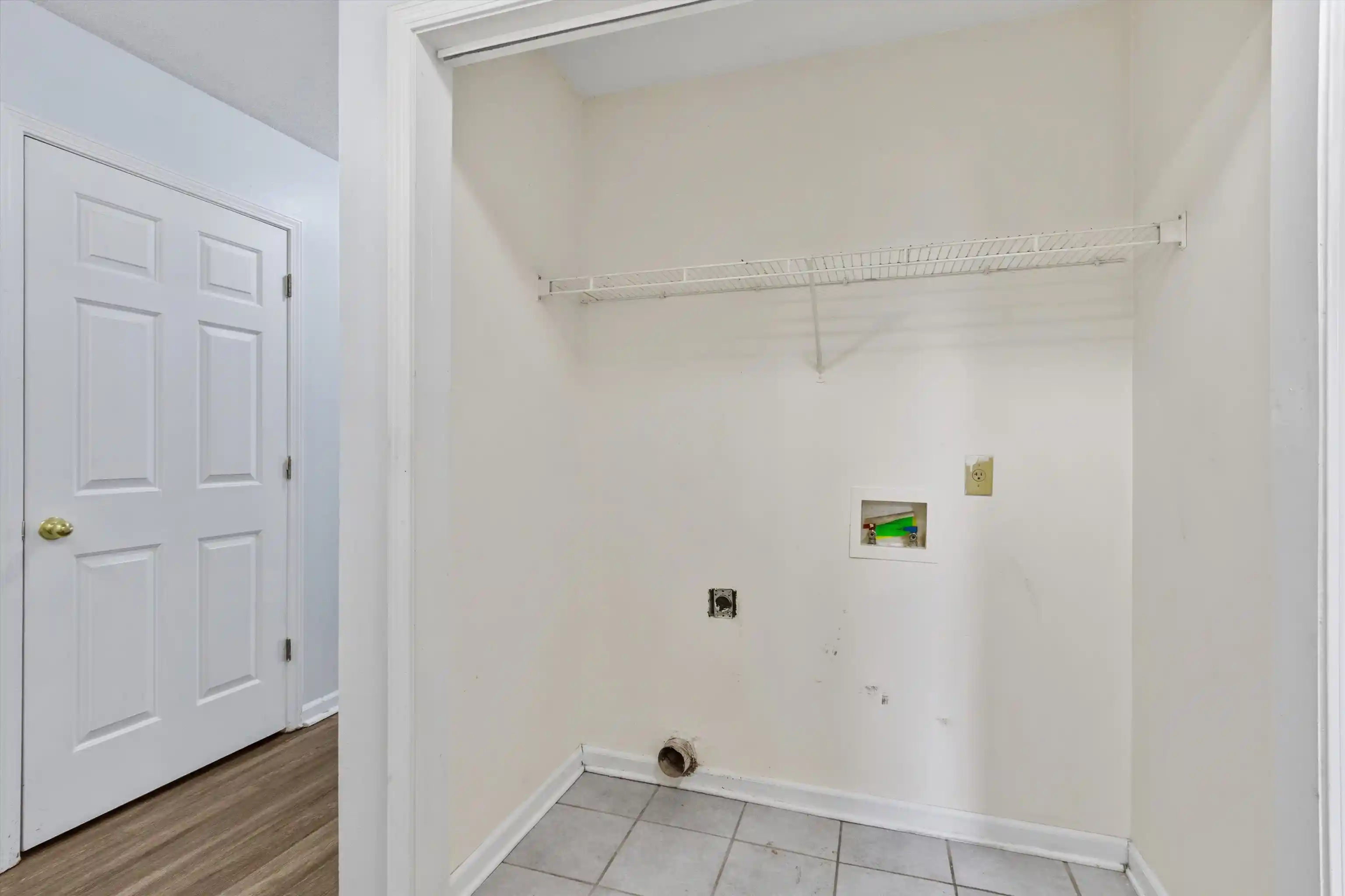 Photo 3 of Sale Pending at 7267 Amberly Way Dr, Cordova, TN 38018 | MLS# 10229727 | Listing updated on 2026-09-21