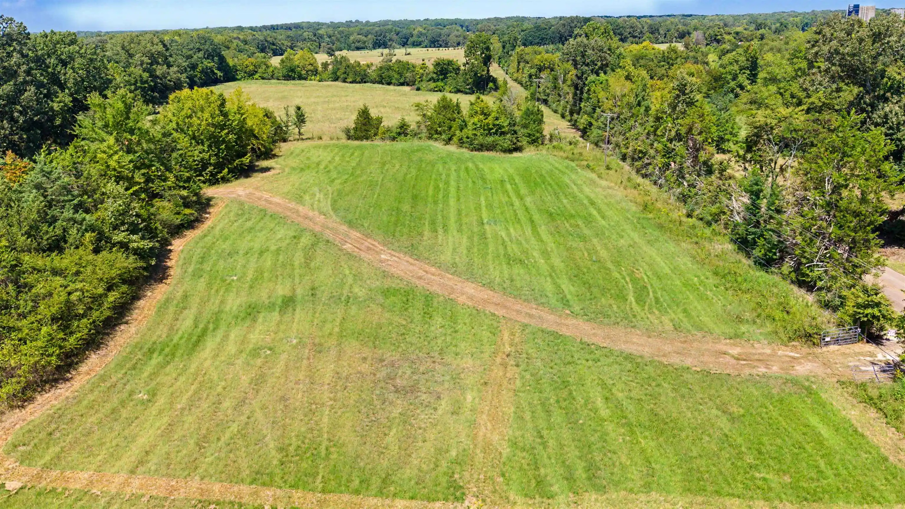 Photo 2 of Land for sale at 3350 Fisherville Rd, Collierville, TN 38017 | MLS# 10229733 | Listing updated on 2026-09-04