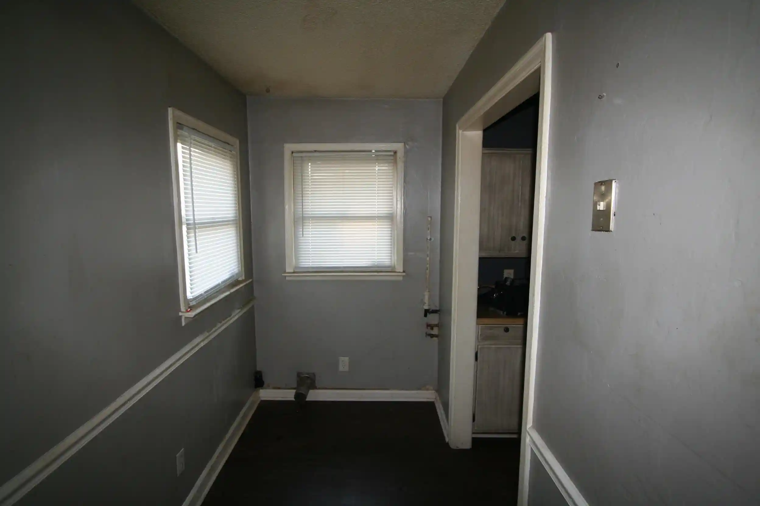 Photo 2 of Sale Pending at 1596 Russwood Rd, Memphis, TN 38108 | MLS# 10229750 | Listing updated on 2026-09-09