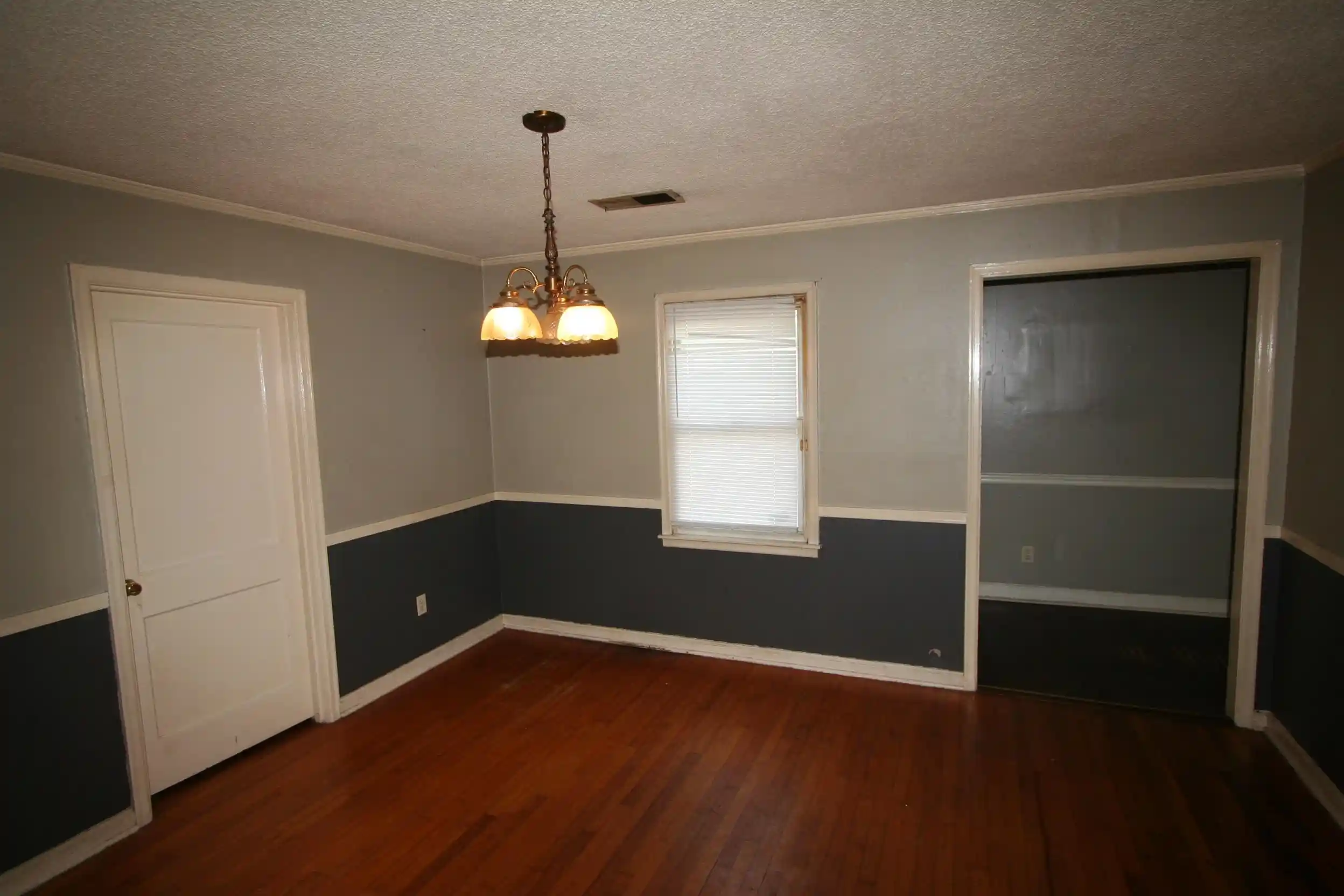 Photo 2 of Sale Pending at 1596 Russwood Rd, Memphis, TN 38108 | MLS# 10229750 | Listing updated on 2026-09-09