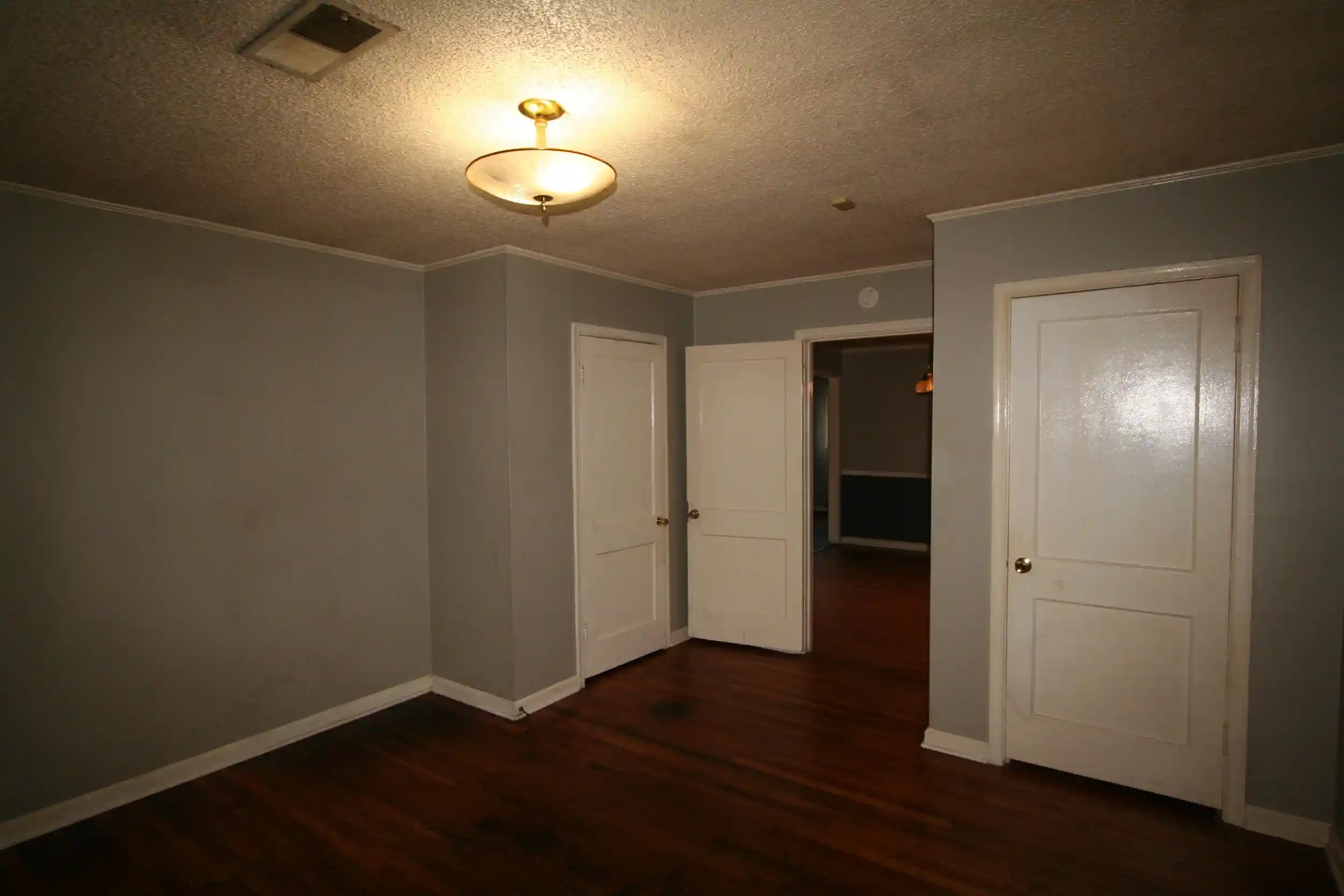 Photo 4 of Sale Pending at 1596 Russwood Rd, Memphis, TN 38108 | MLS# 10229750 | Listing updated on 2026-09-09