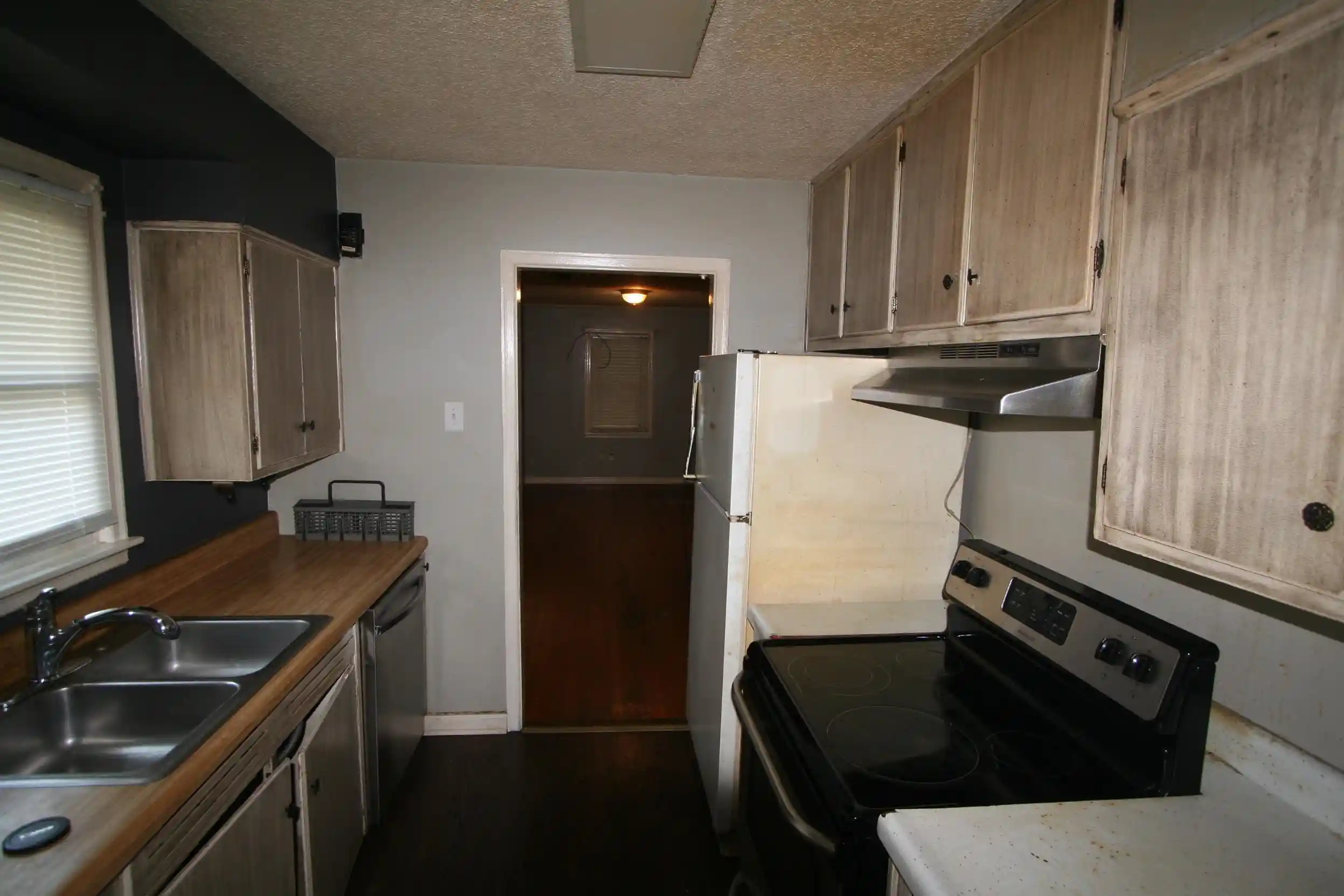 Photo 16 of Sale Pending at 1596 Russwood Rd, Memphis, TN 38108 | MLS# 10229750 | Listing updated on 2026-09-09