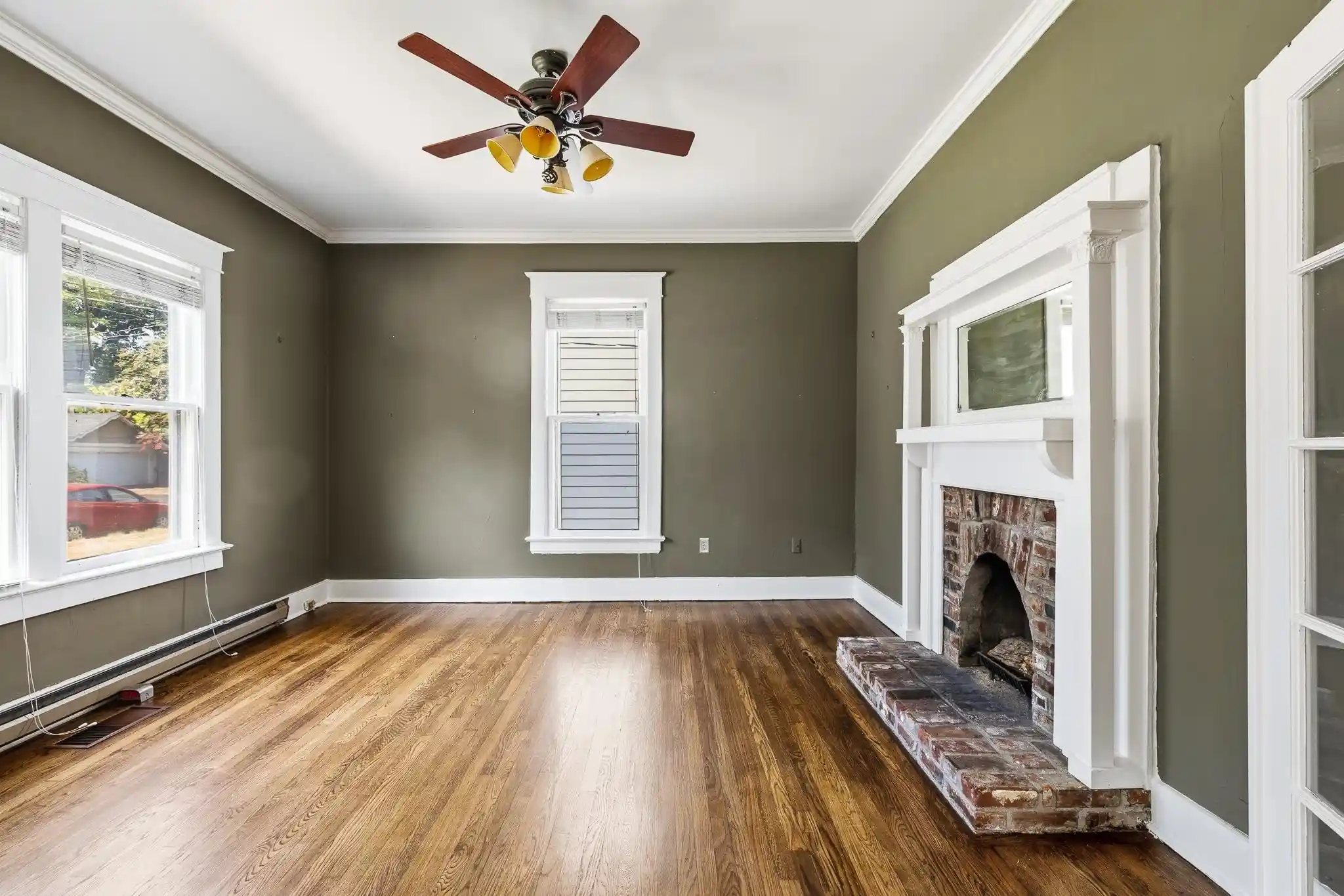 Photo 2 of Single family home for sale at 634 S Cox St, Memphis, TN 38104 | MLS# 10229751 | Listing updated on 2026-10-09