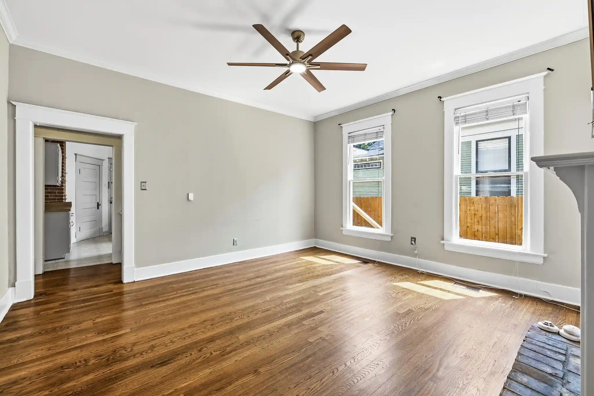 Photo 3 of Single family home for sale at 634 S Cox St, Memphis, TN 38104 | MLS# 10229751 | Listing updated on 2026-10-09