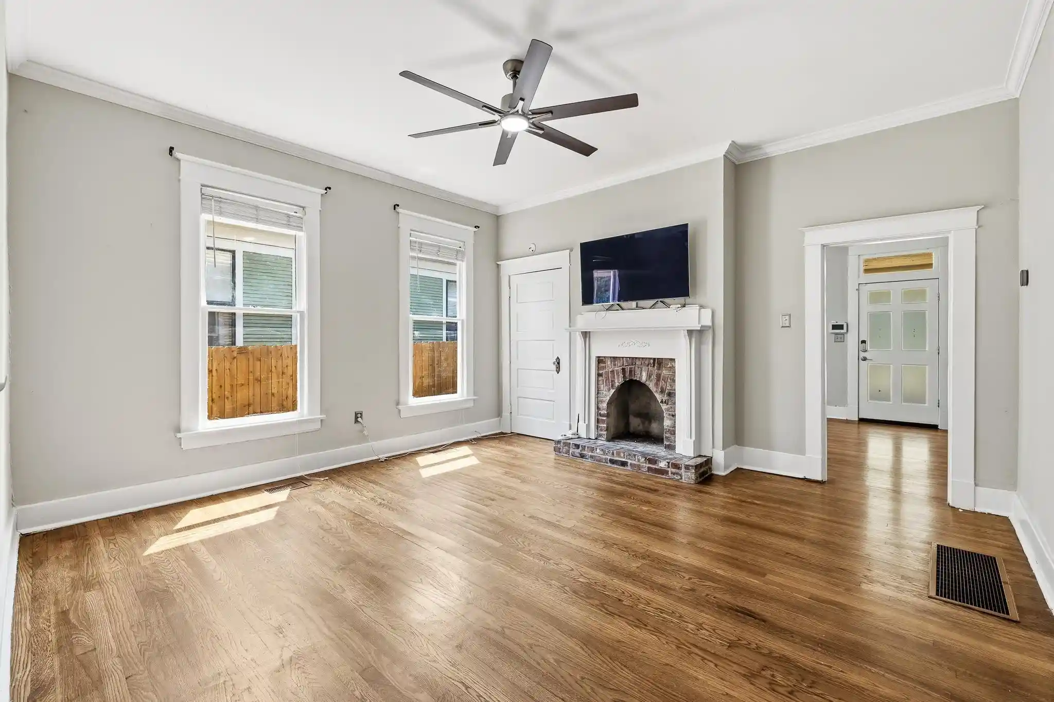 Photo 3 of Single family home for sale at 634 S Cox St, Memphis, TN 38104 | MLS# 10229751 | Listing updated on 2026-10-09