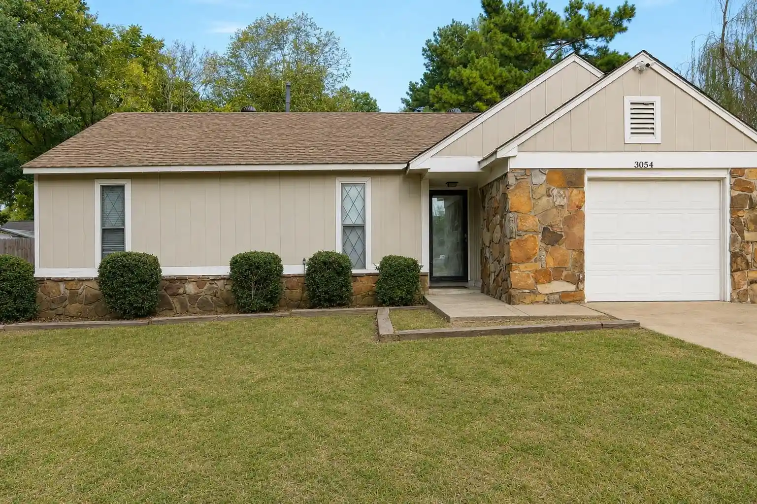 Photo 1 of Sale Pending at 3054 Leeridge Dr, Bartlett, TN 38134 | MLS# 10229755 | Listing updated on 2026-09-11