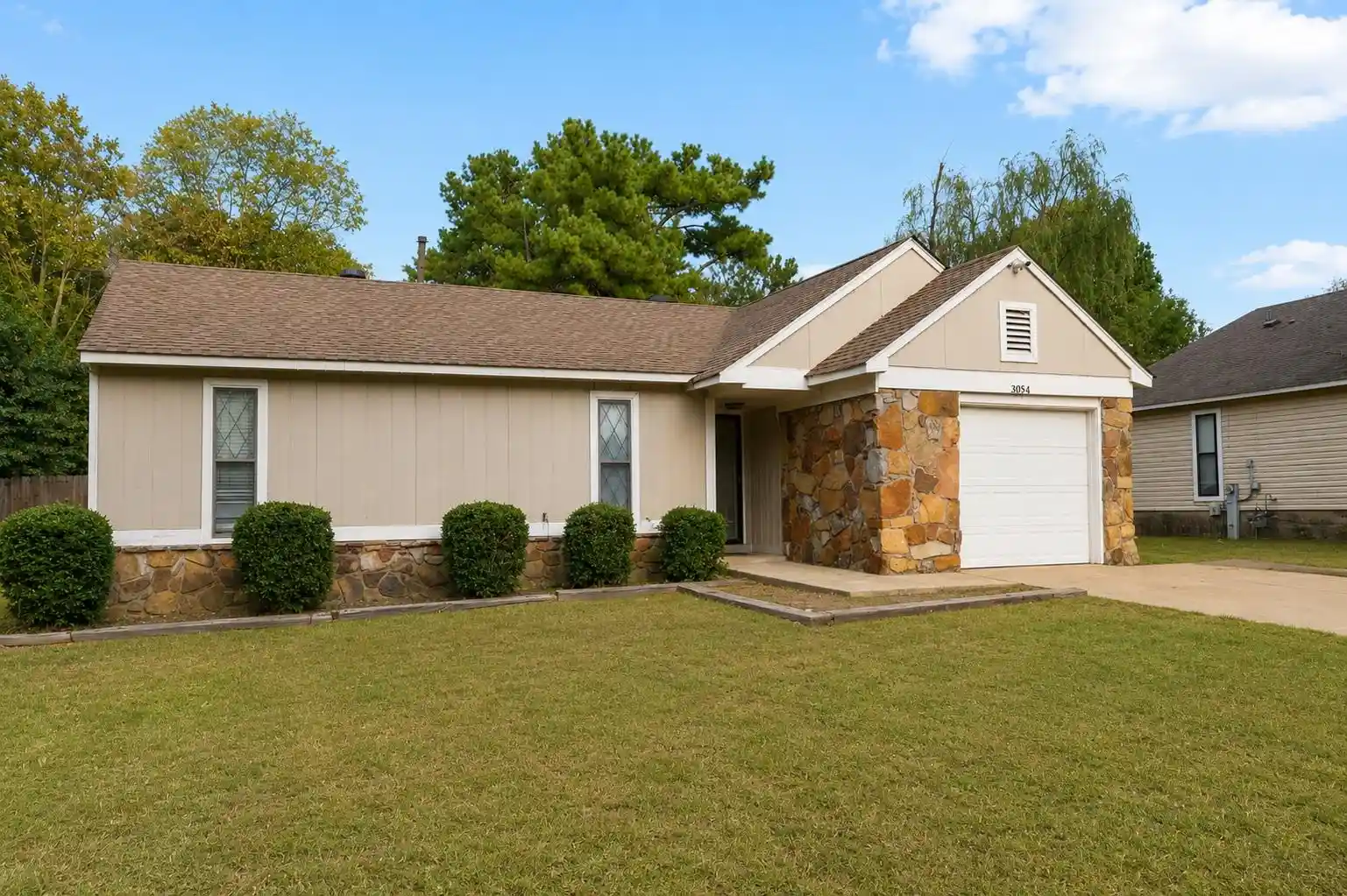 Photo 3 of Sale Pending at 3054 Leeridge Dr, Bartlett, TN 38134 | MLS# 10229755 | Listing updated on 2026-09-11
