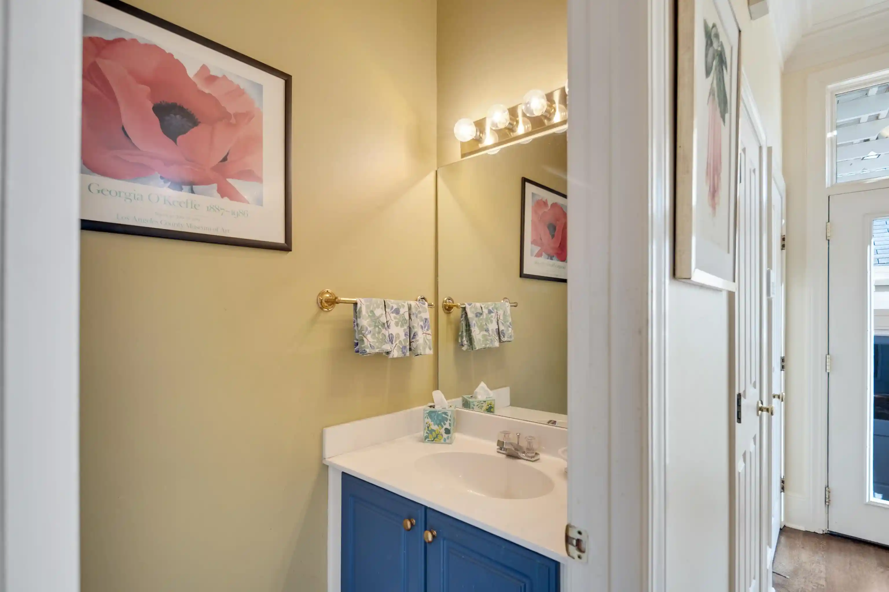 Photo 3 of Townhouse for sale at 119 Nottoway Blvd, Memphis, TN 38103 | MLS# 10229759 | Listing updated on 2026-10-05