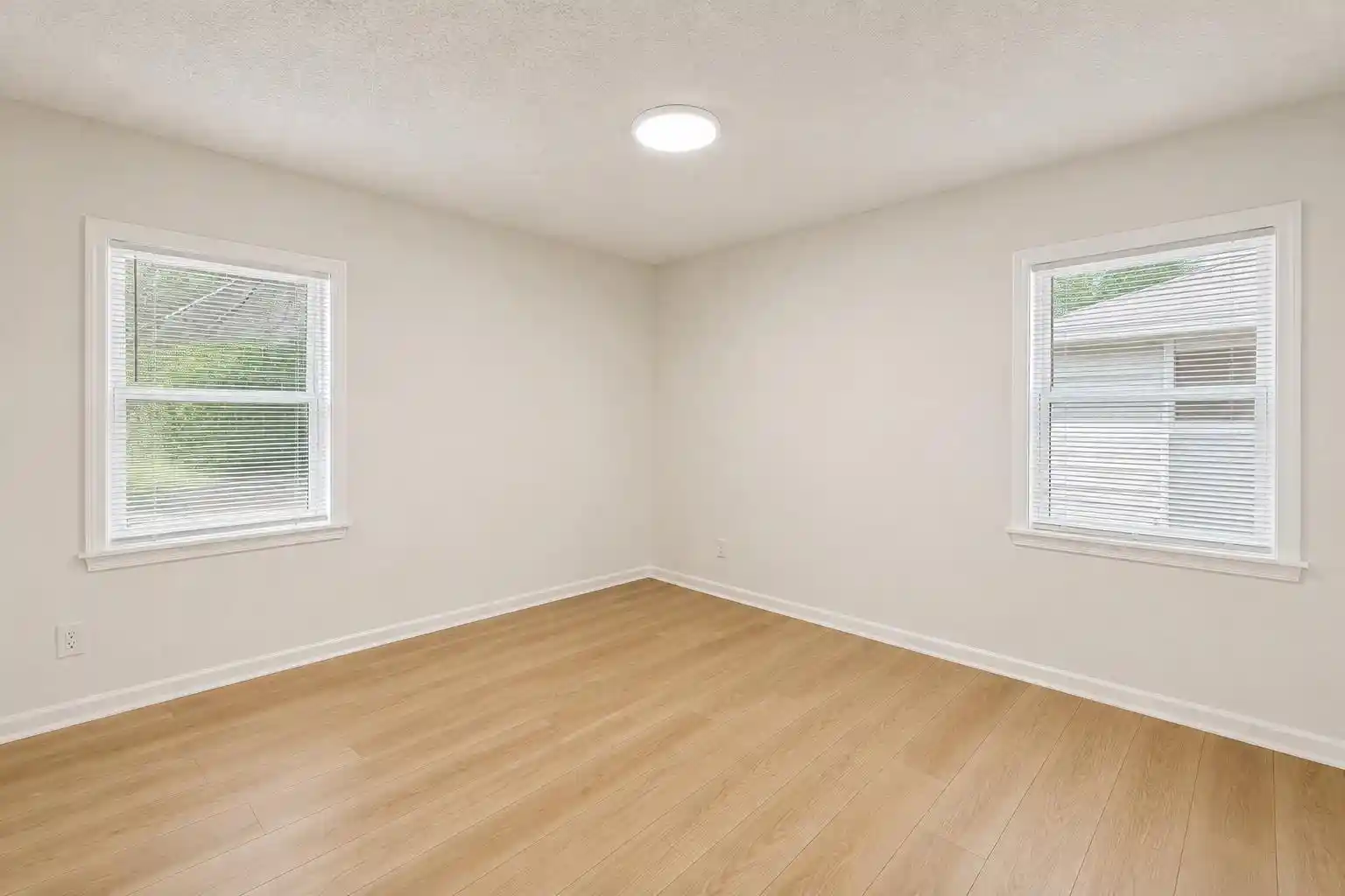 Photo 3 of Sale Pending at 3639 Brompton Dr, Memphis, TN 38118 | MLS# 10229761 | Listing updated on 2026-09-09