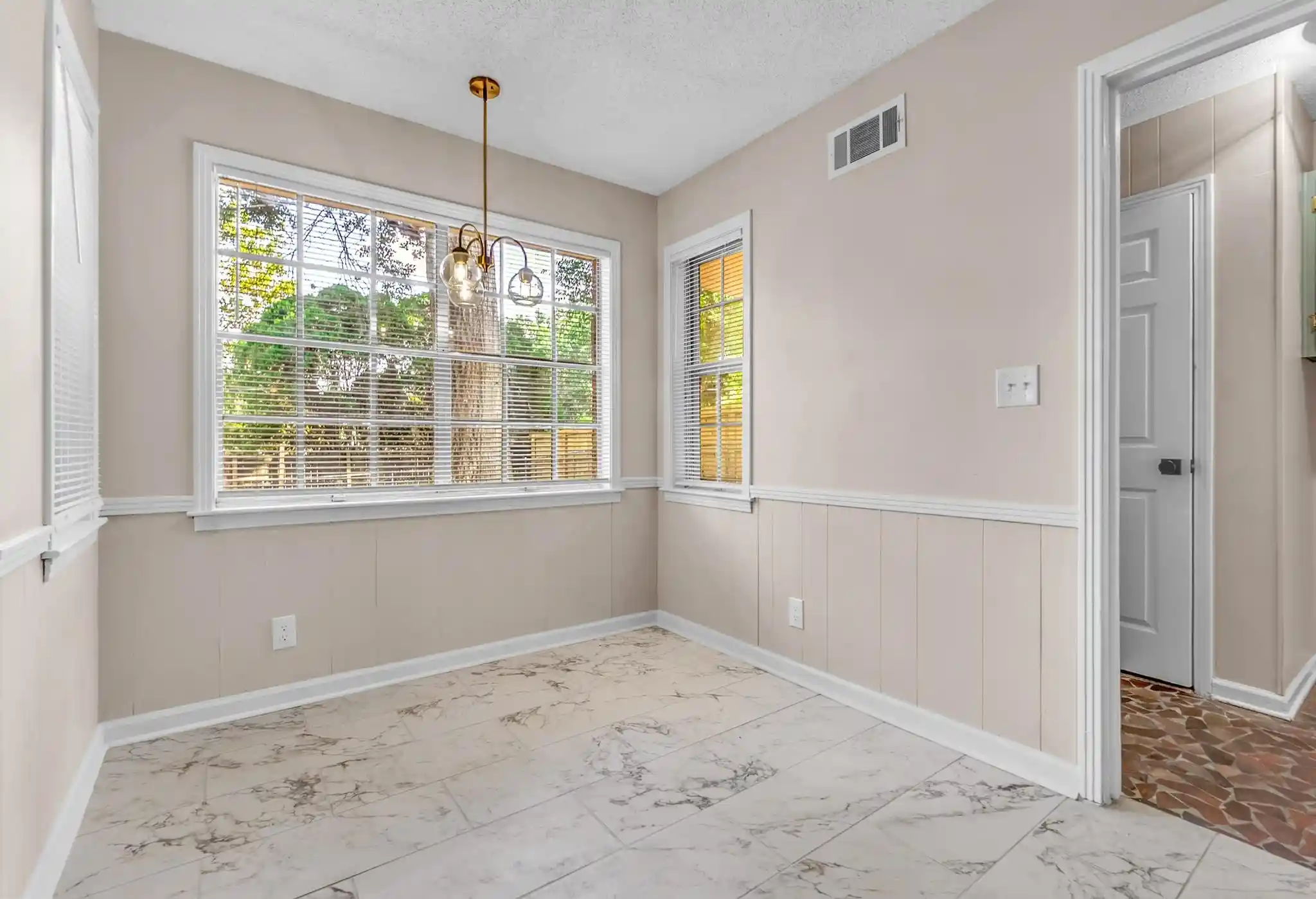 Photo 3 of Sale Pending at 3522 Hanna Dr, Memphis, TN 38128 | MLS# 10229763 | Listing updated on 2026-09-09