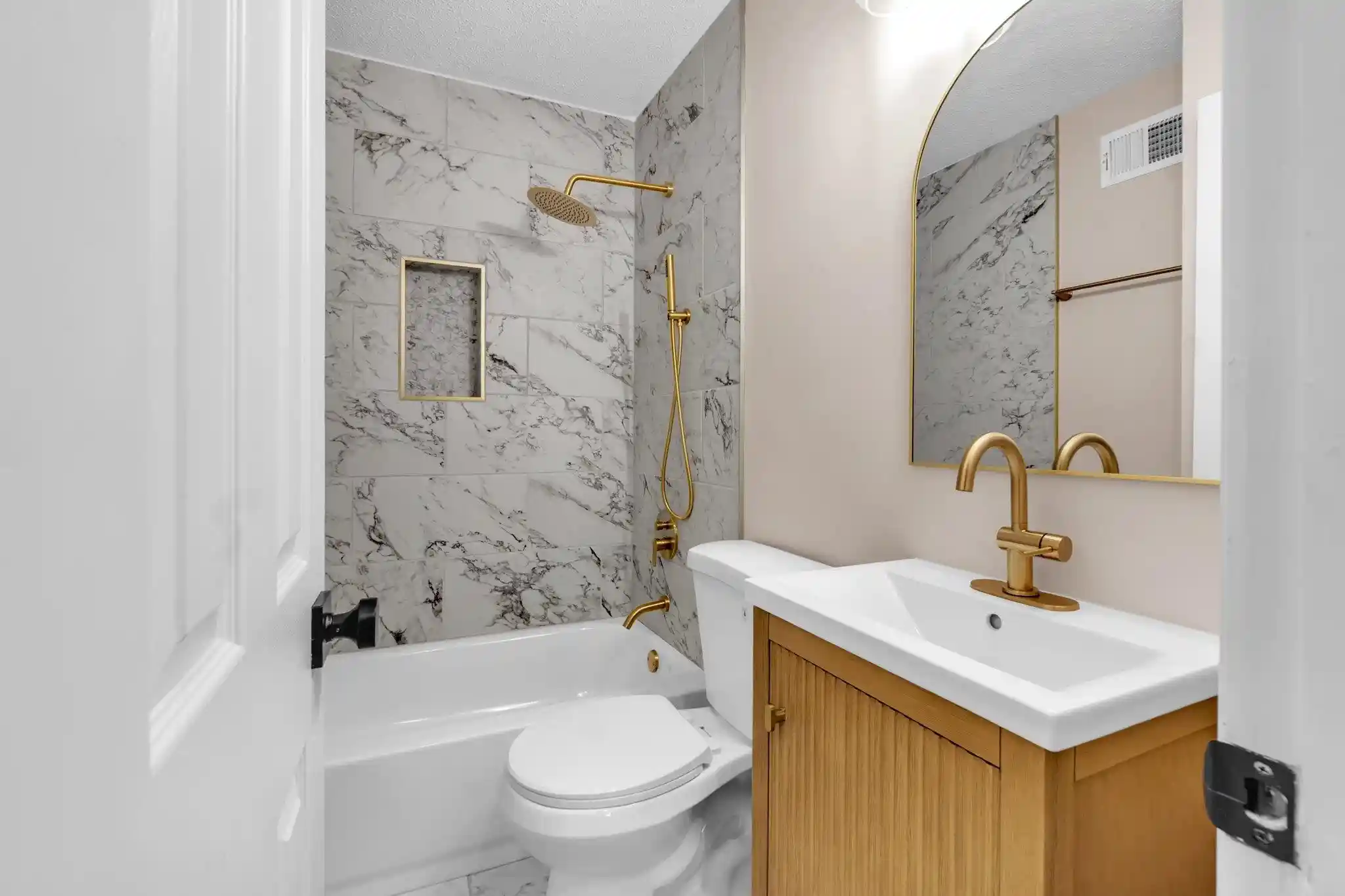 Photo 4 of Sale Pending at 3522 Hanna Dr, Memphis, TN 38128 | MLS# 10229763 | Listing updated on 2026-09-09