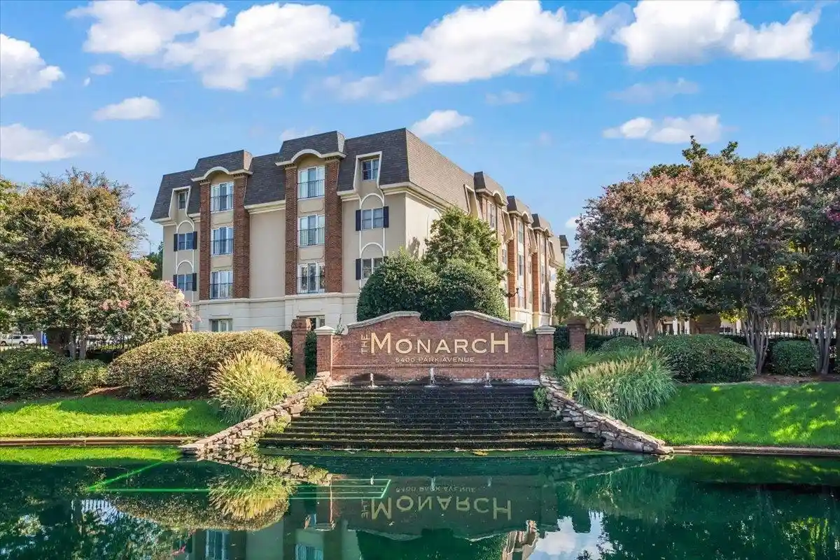 Photo 1 of Townhouse for sale at 5400 Park Ave #204, Memphis, TN 38119 | MLS# 10229764 | Listing updated on 2026-09-05