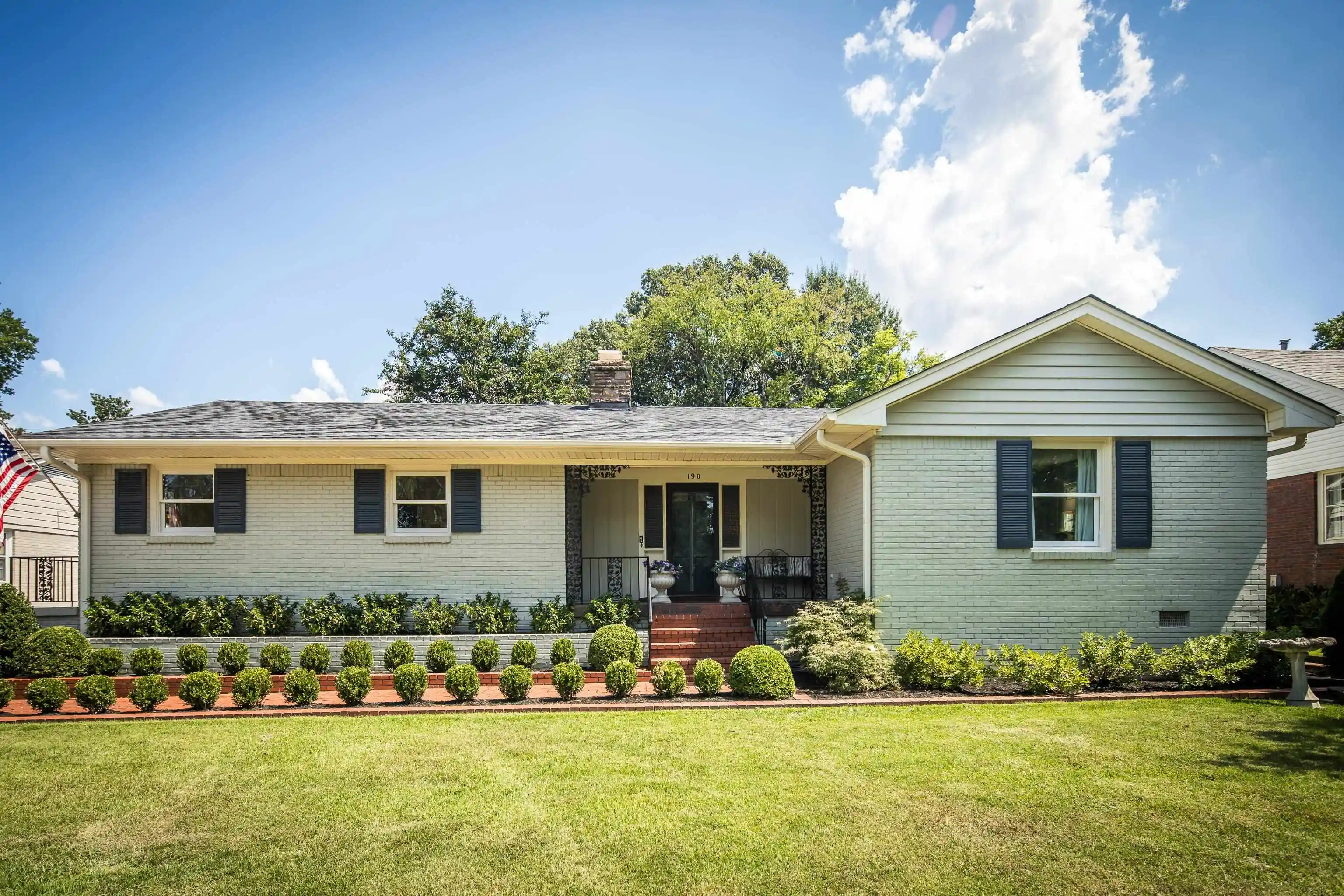 Photo 1 of Single family home for sale at 190 Magnolia Dr, Memphis, TN 38117 | MLS# 10229766 | Listing updated on 2026-09-17