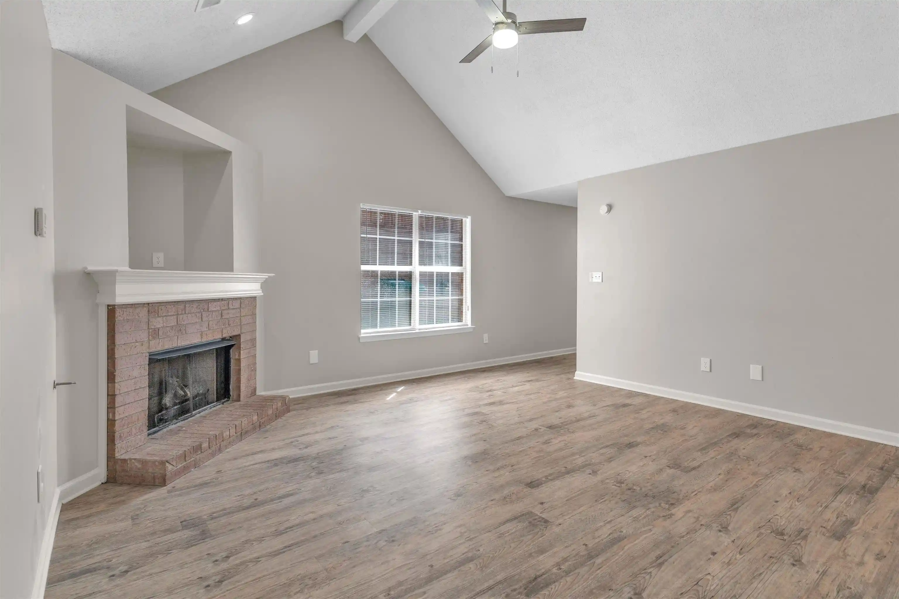 Photo 3 of Townhouse for sale at 6676 Whitten Pine Dr, Memphis, TN 38134 | MLS# 10229767 | Listing updated on 2026-09-04