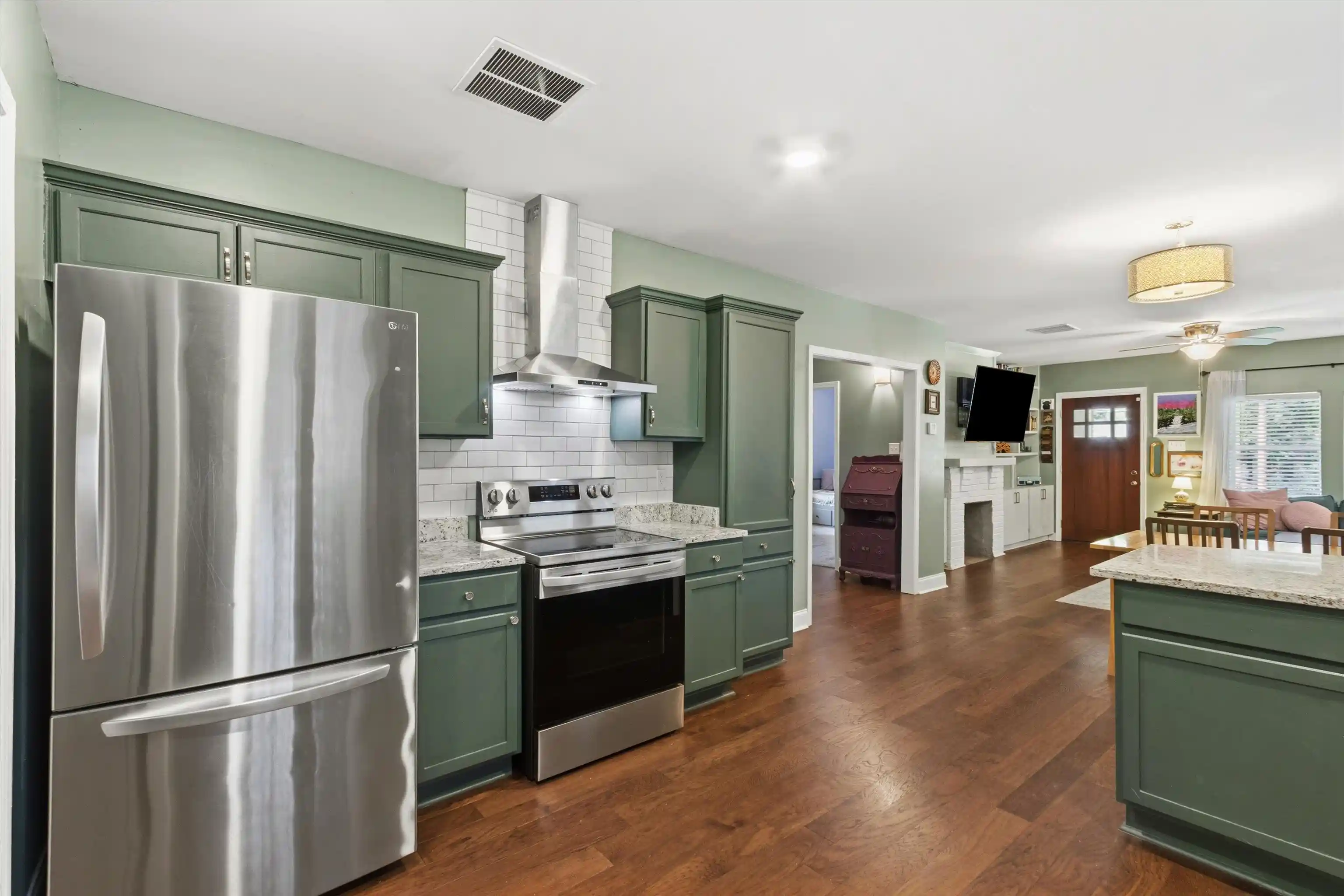 Photo 2 of Sale Pending at 3097 Carnes Ave, Memphis, TN 38111 | MLS# 10229768 | Listing updated on 2026-09-11