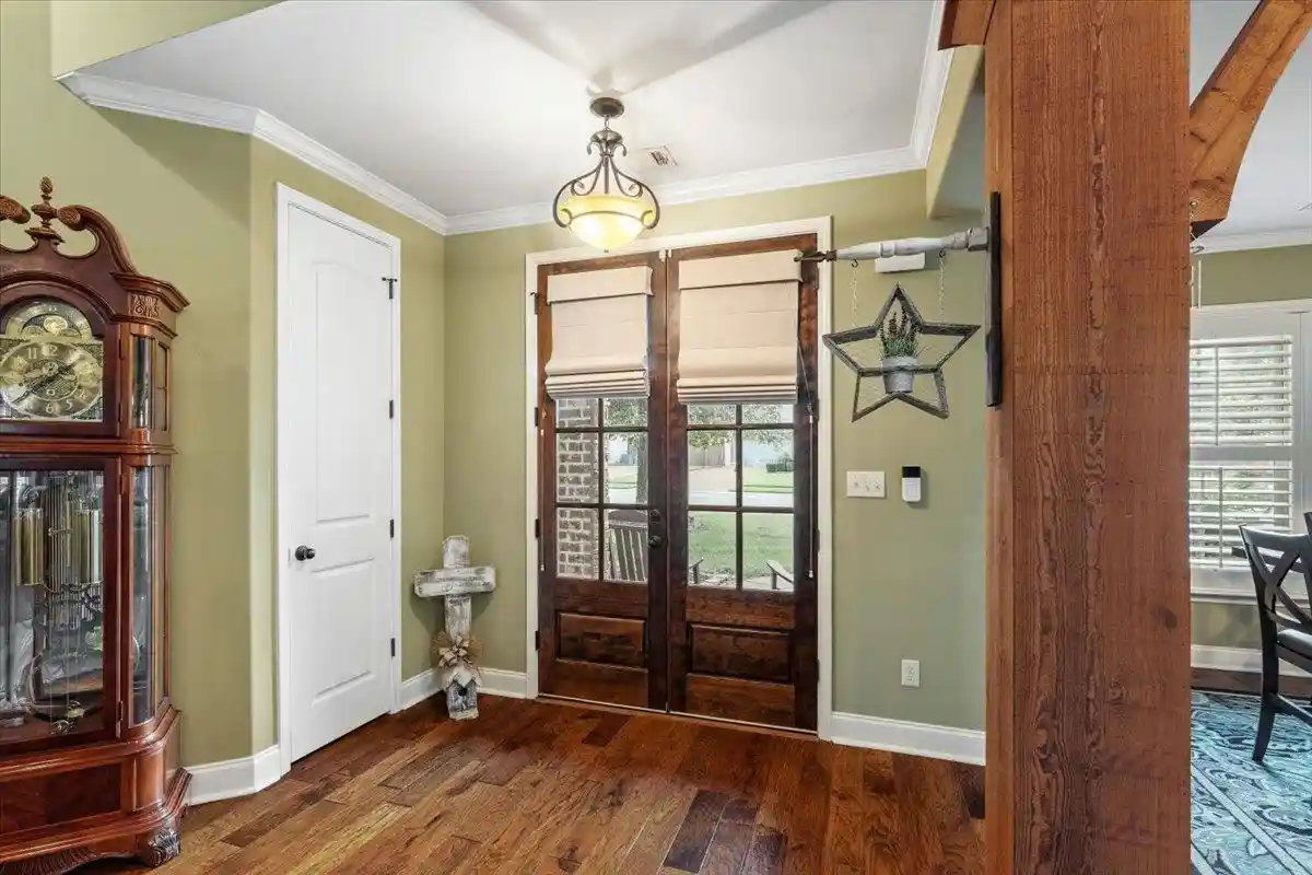 Photo 2 of Single family home for sale at 210 Saunders Crk Cir, Rossville, TN 38066 | MLS# 10229780 | Listing updated on 2026-10-01