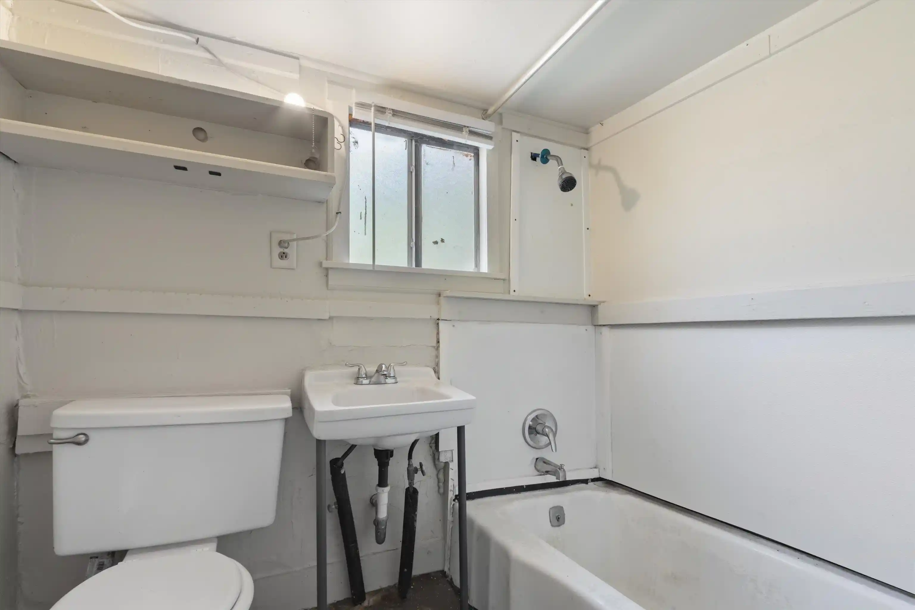 Photo 2 of Manufactured home for sale at 2053 Linden Ave, Memphis, TN 38104 | MLS# 10229805 | Listing updated on 2026-09-09