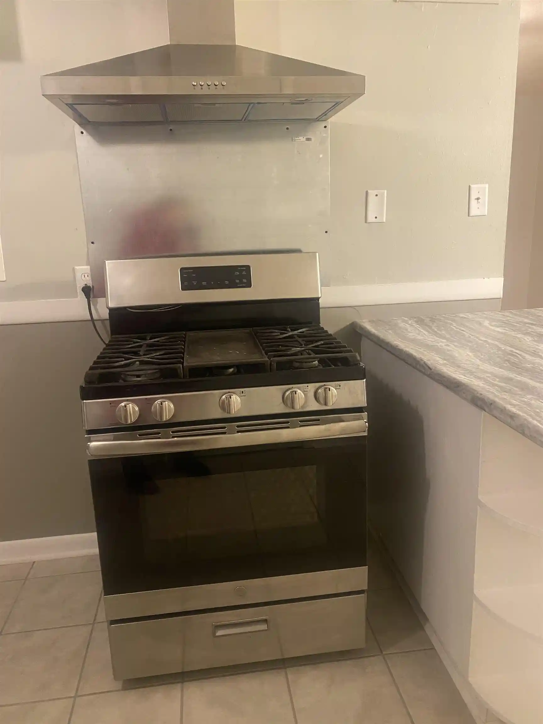 Photo 2 of Single family home for sale at 894 Vaughn Rd, Memphis, TN 38122 | MLS# 10229819 | Listing updated on 2026-09-14