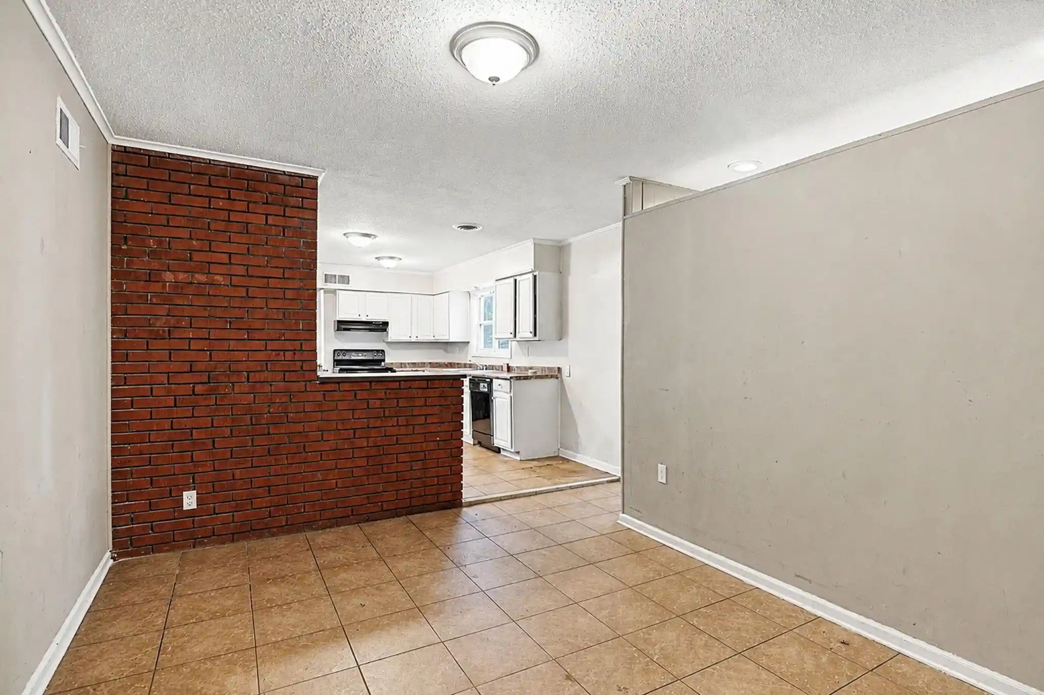 Photo 3 of Single family home for sale at 727 Bonwood Ave, Memphis, TN 38109 | MLS# 10229838 | Listing updated on 2026-10-06