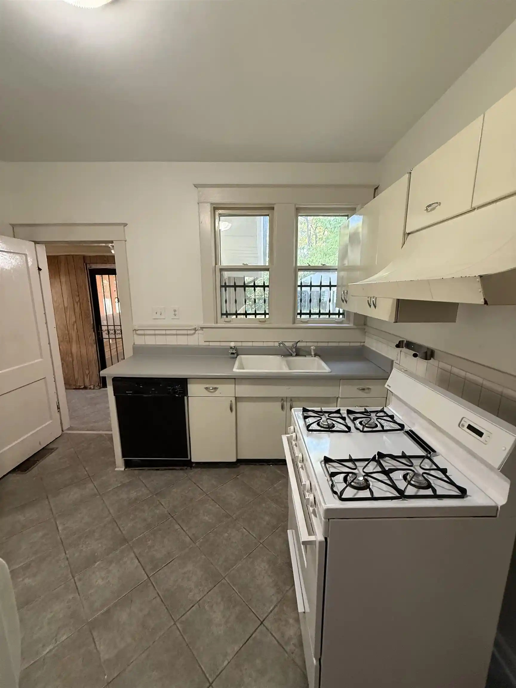 Photo 3 of Single family home for sale at 1874 Walker Dr, Memphis, TN 38114 | MLS# 10229843 | Listing updated on 2026-09-14