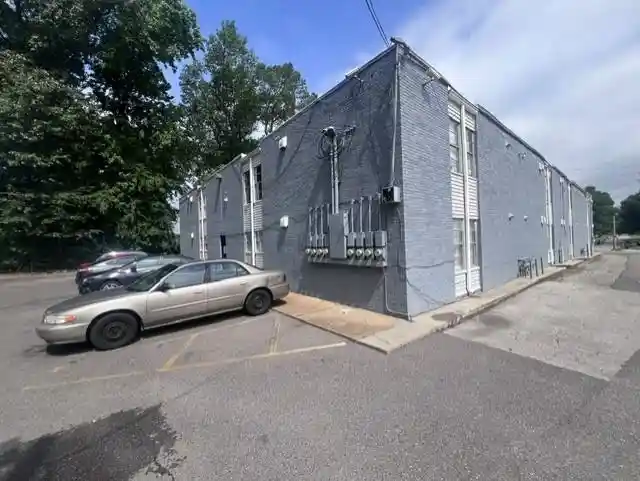 Listing Photo 5 - Condo for sale in building located at 1283 E Raines Ave, Memphis, TN 38116