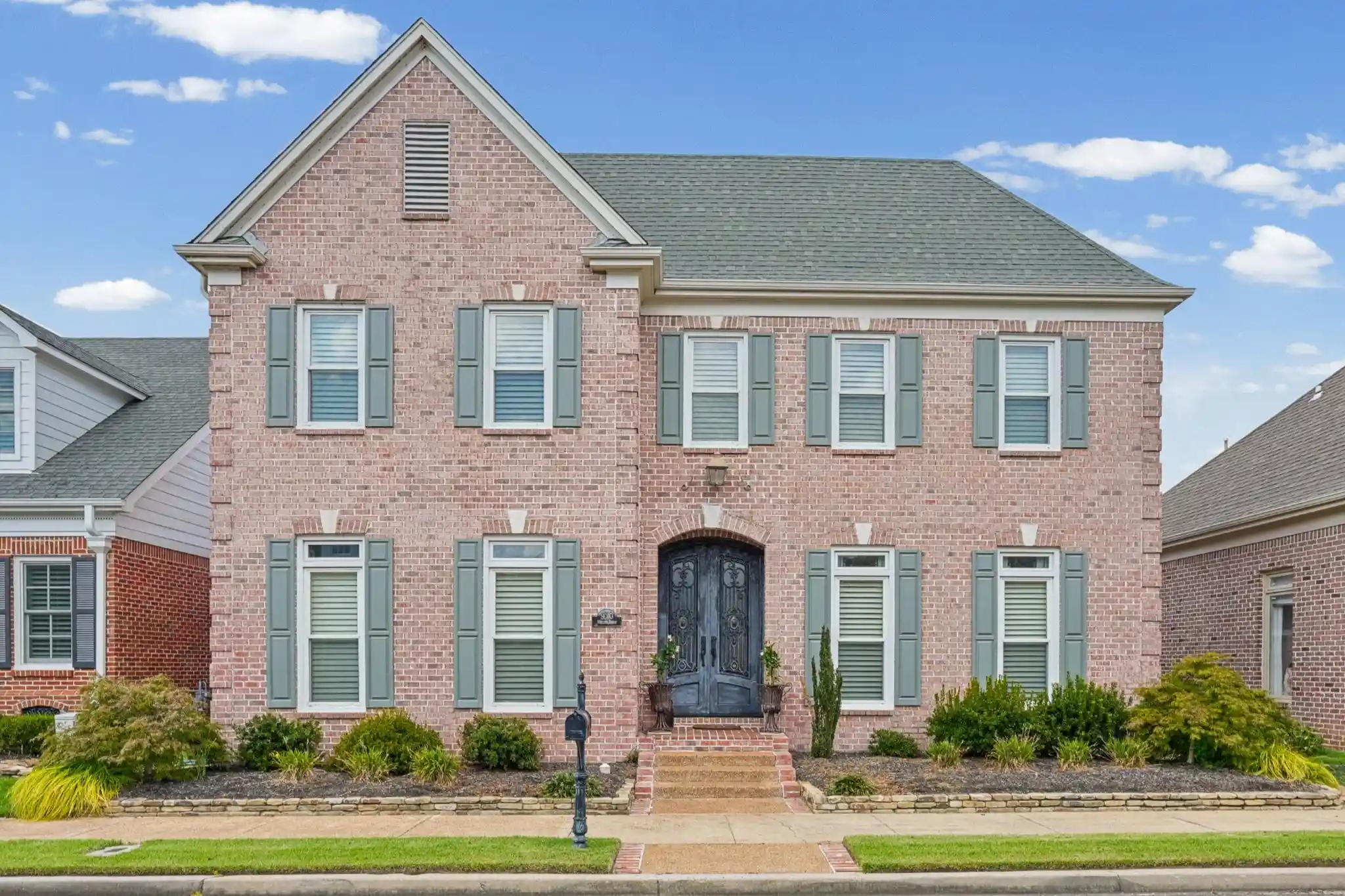 Photo 1 of Single family home for sale at 8010 Willow Brk Rd, Germantown, TN 38138 | MLS# 10229846 | Listing updated on 2026-09-04