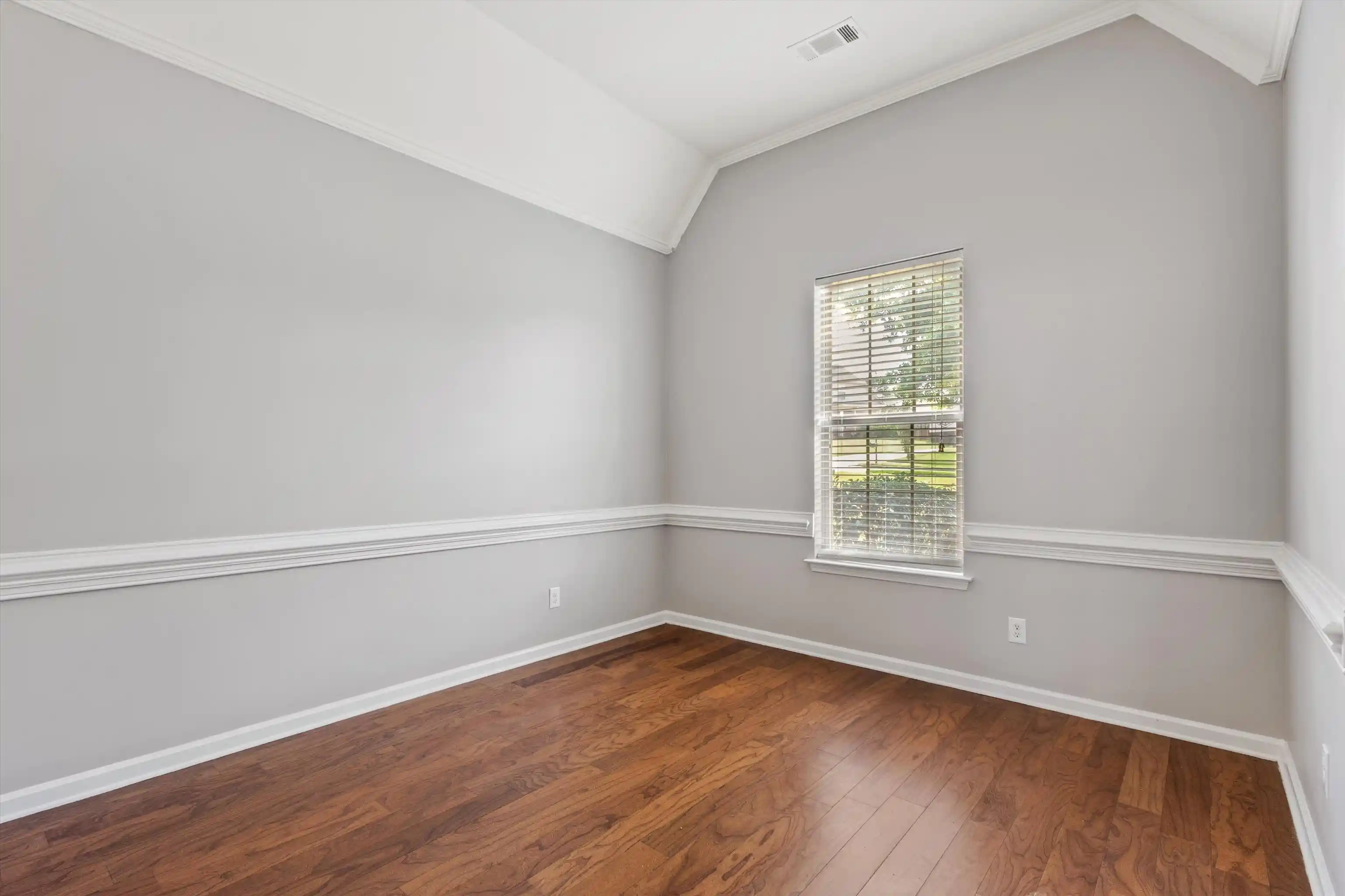 Photo 3 of Single family home for sale at 8918 Mt Hl Dr, Bartlett, TN 38002 | MLS# 10229852 | Listing updated on 2026-10-08