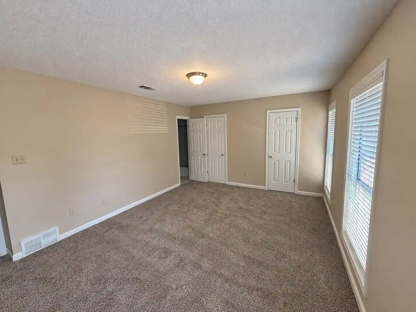 Photo 2 of Sale Pending at 3719 Deer Forest Dr, Memphis, TN 38115 | MLS# 10229864 | Listing updated on 2026-09-09