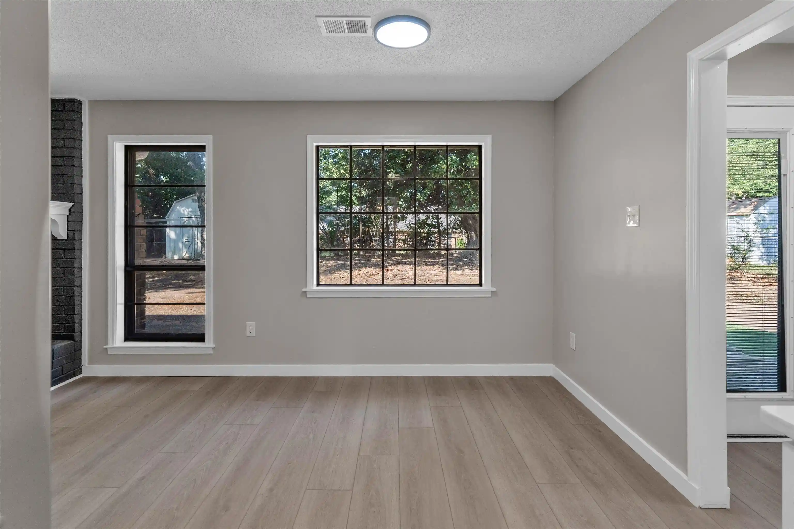 Photo 2 of Sale Pending at 3331 Bluemont Dr, Memphis, TN 38134 | MLS# 10229868 | Listing updated on 2026-09-16
