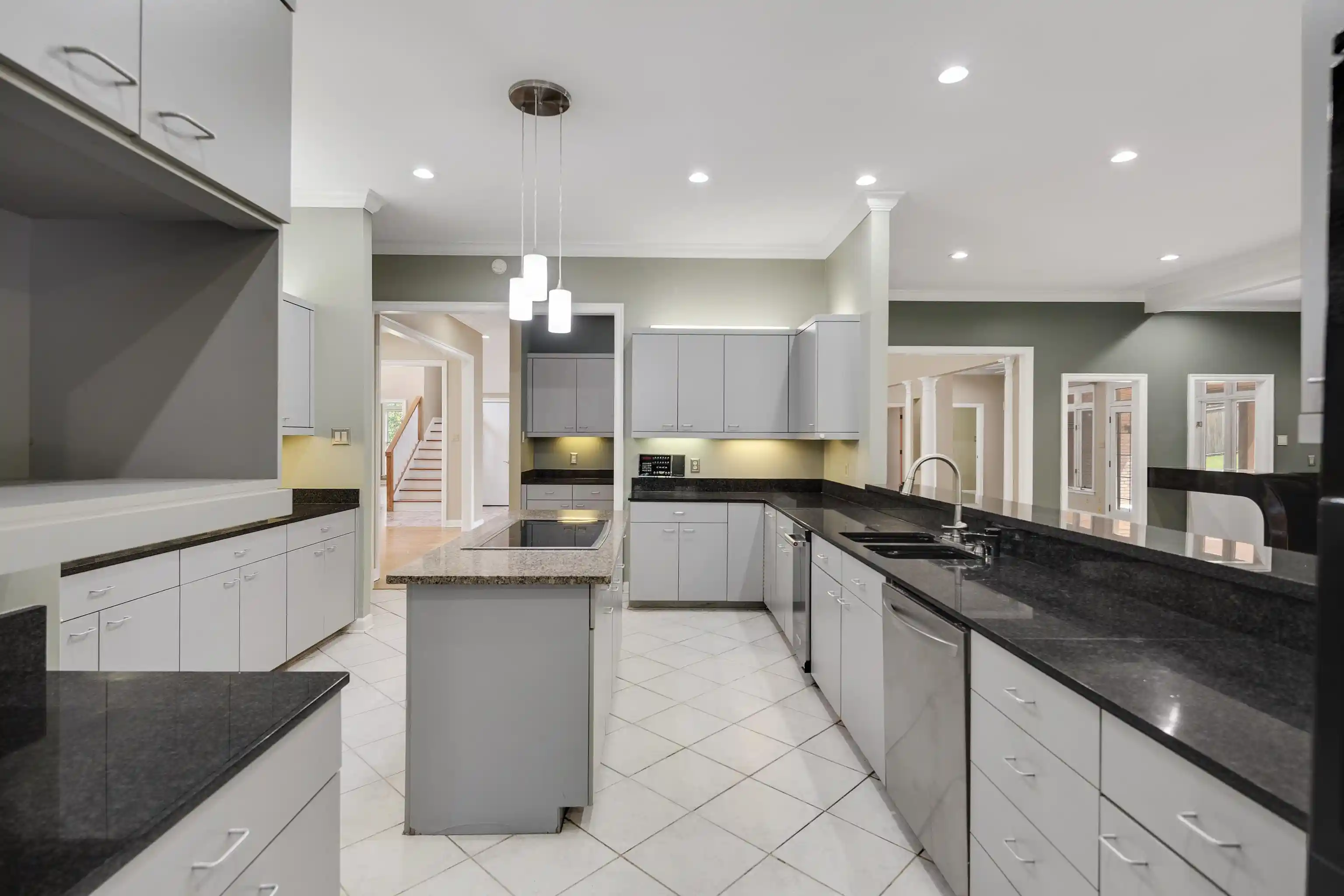 Photo 4 of Single family home for sale at 6229 River Grv Cv, Memphis, TN 38120 | MLS# 10229874 | Listing updated on 2026-09-15