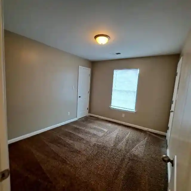 Photo 2 of Single family home for sale at 4744 Waterfront Oak Dr, Memphis, TN 38128 | MLS# 10229877 | Listing updated on 2026-09-06