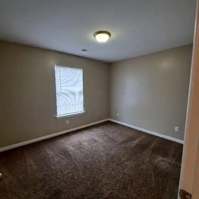 Photo 3 of Single family home for sale at 4744 Waterfront Oak Dr, Memphis, TN 38128 | MLS# 10229877 | Listing updated on 2026-09-06