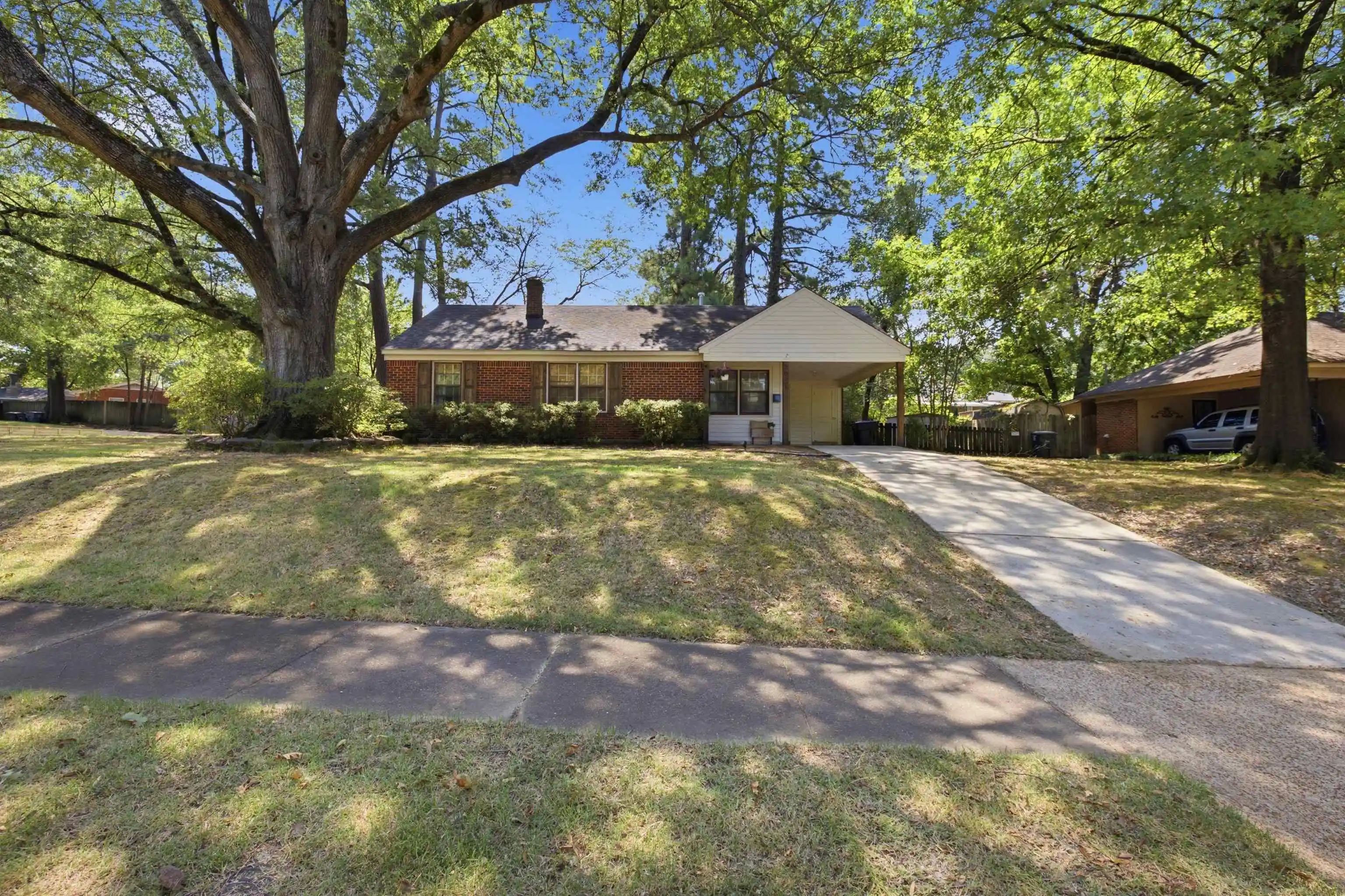 Photo 1 of Single family home for sale at 5091 Newcastle Ave, Memphis, TN 38117 | MLS# 10229881 | Listing updated on 2026-10-05