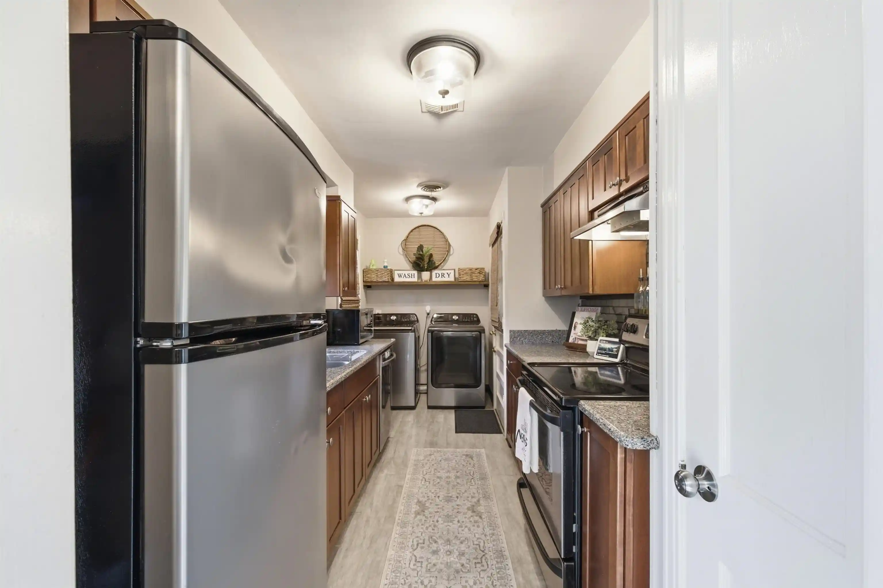 Photo 2 of Single family home for sale at 5091 Newcastle Ave, Memphis, TN 38117 | MLS# 10229881 | Listing updated on 2026-10-05