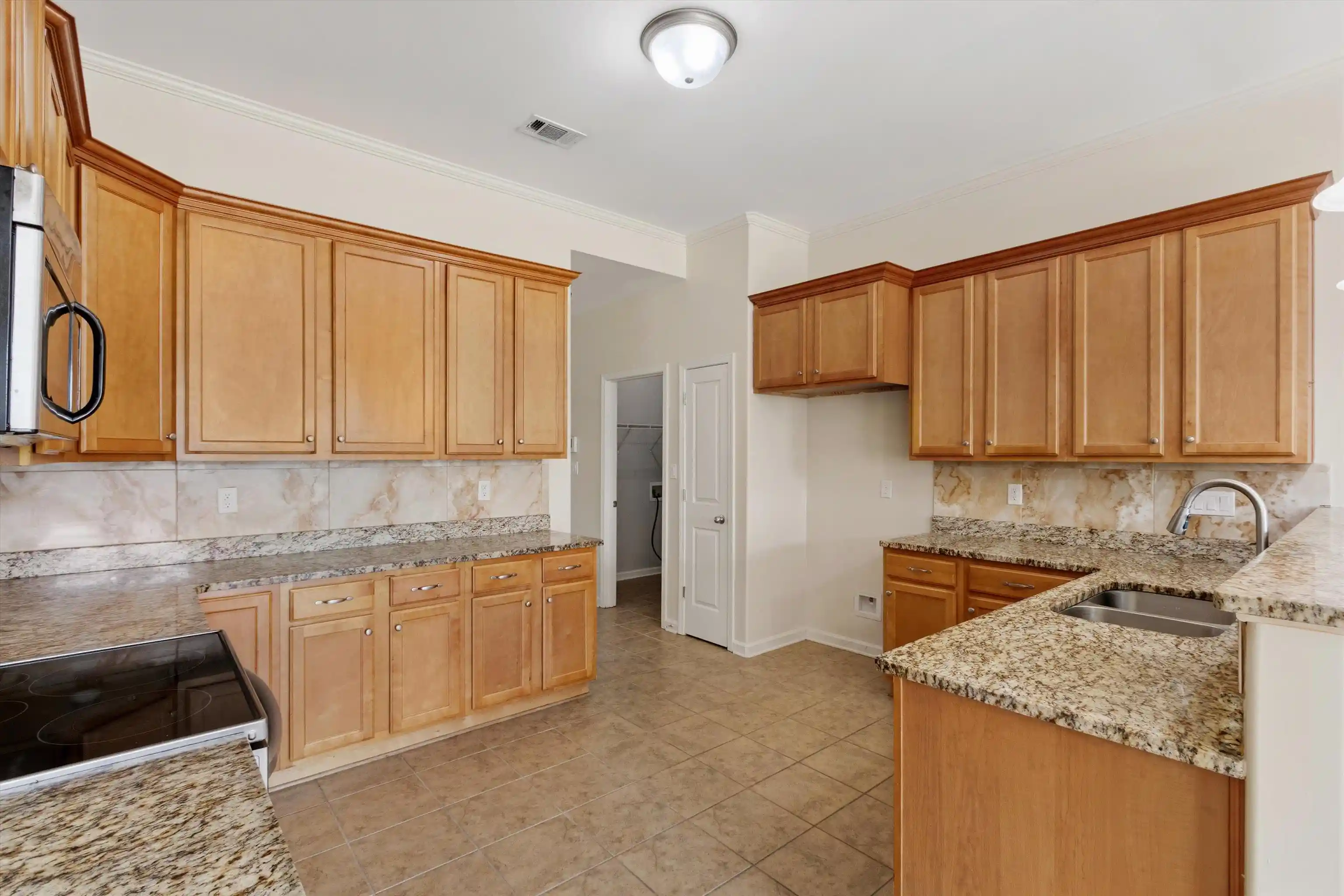 Photo 3 of Sale Pending at 4646 Nob Hl Dr, Bartlett, TN 38002 | MLS# 10229884 | Listing updated on 2026-09-09