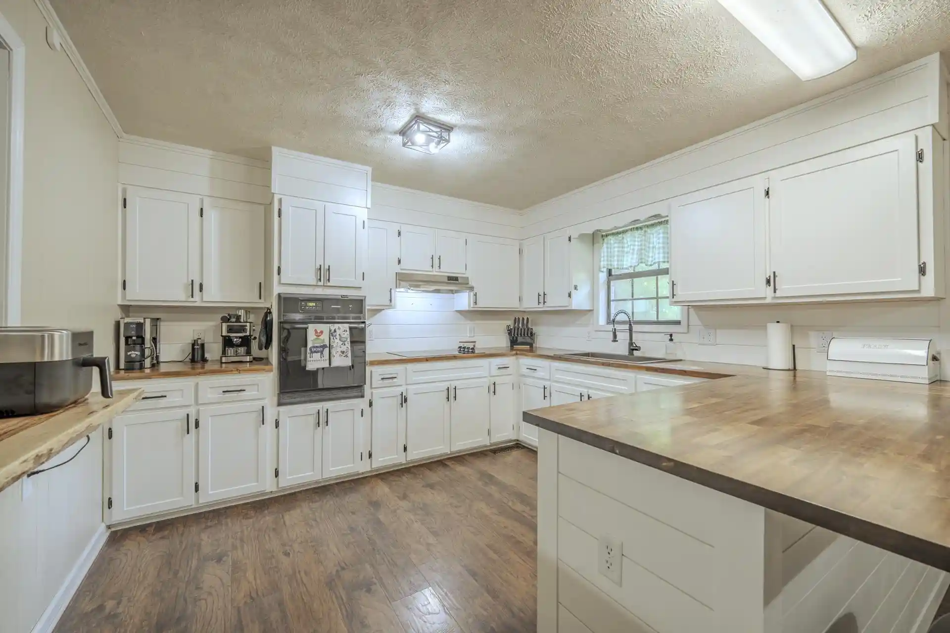 Photo 4 of Sale Pending at 5171 Crawford School Rd, Scotts Hill, TN 38374 | MLS# 10229885 | Listing updated on 2026-10-07