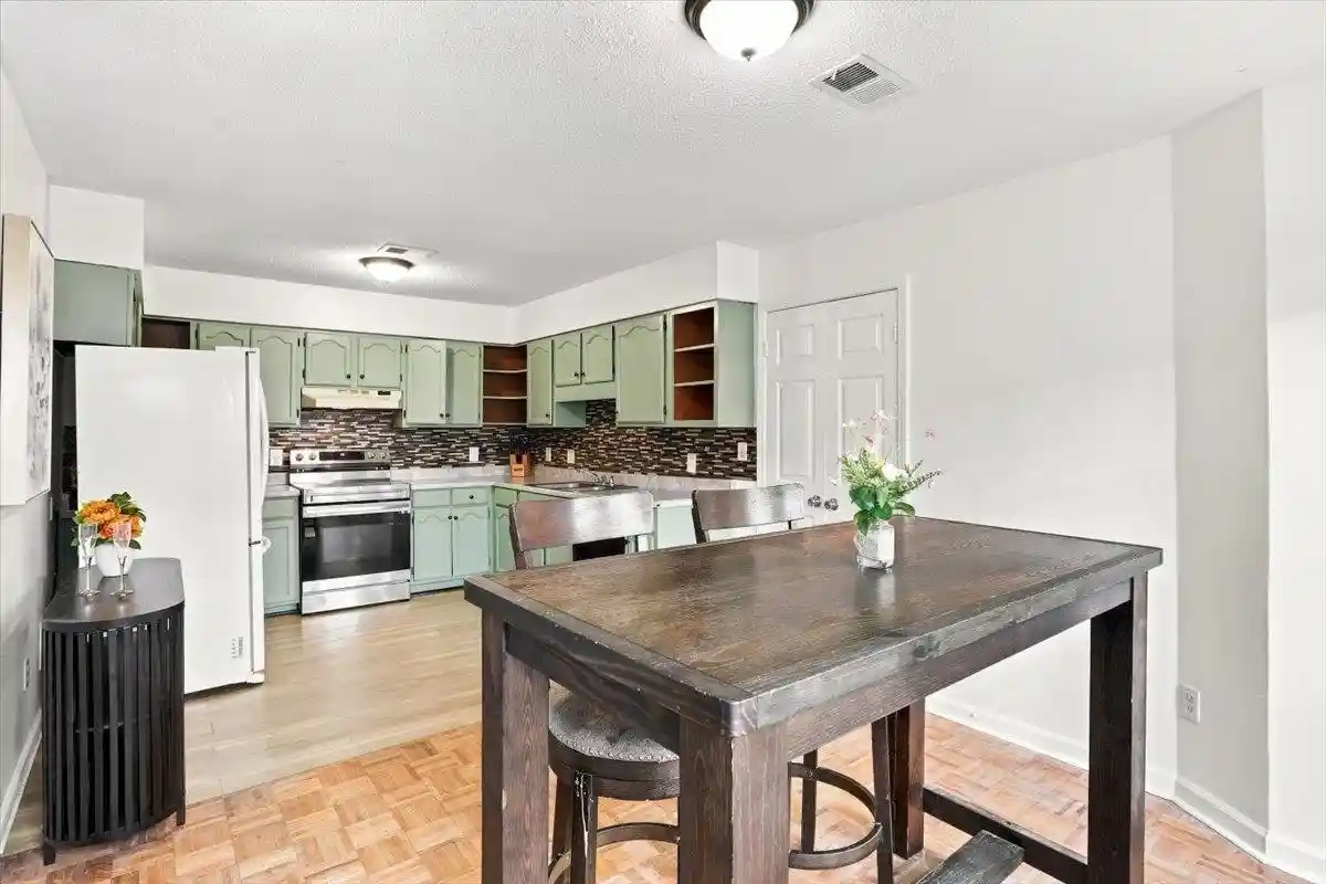 Photo 2 of Townhouse for sale at 1642 Red Barn Dr, Cordova, TN 38016 | MLS# 10229902 | Listing updated on 2026-09-06