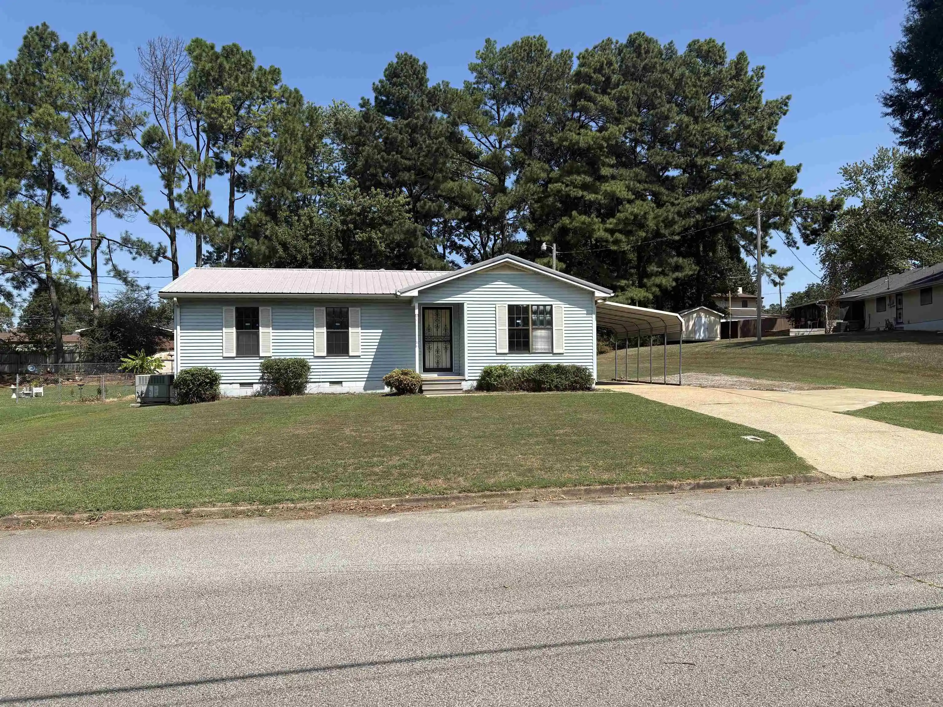 Photo 1 of Single family home for sale at 109 Penn Dr, Trenton, TN 38382 | MLS# 10229911 | Listing updated on 2026-09-07