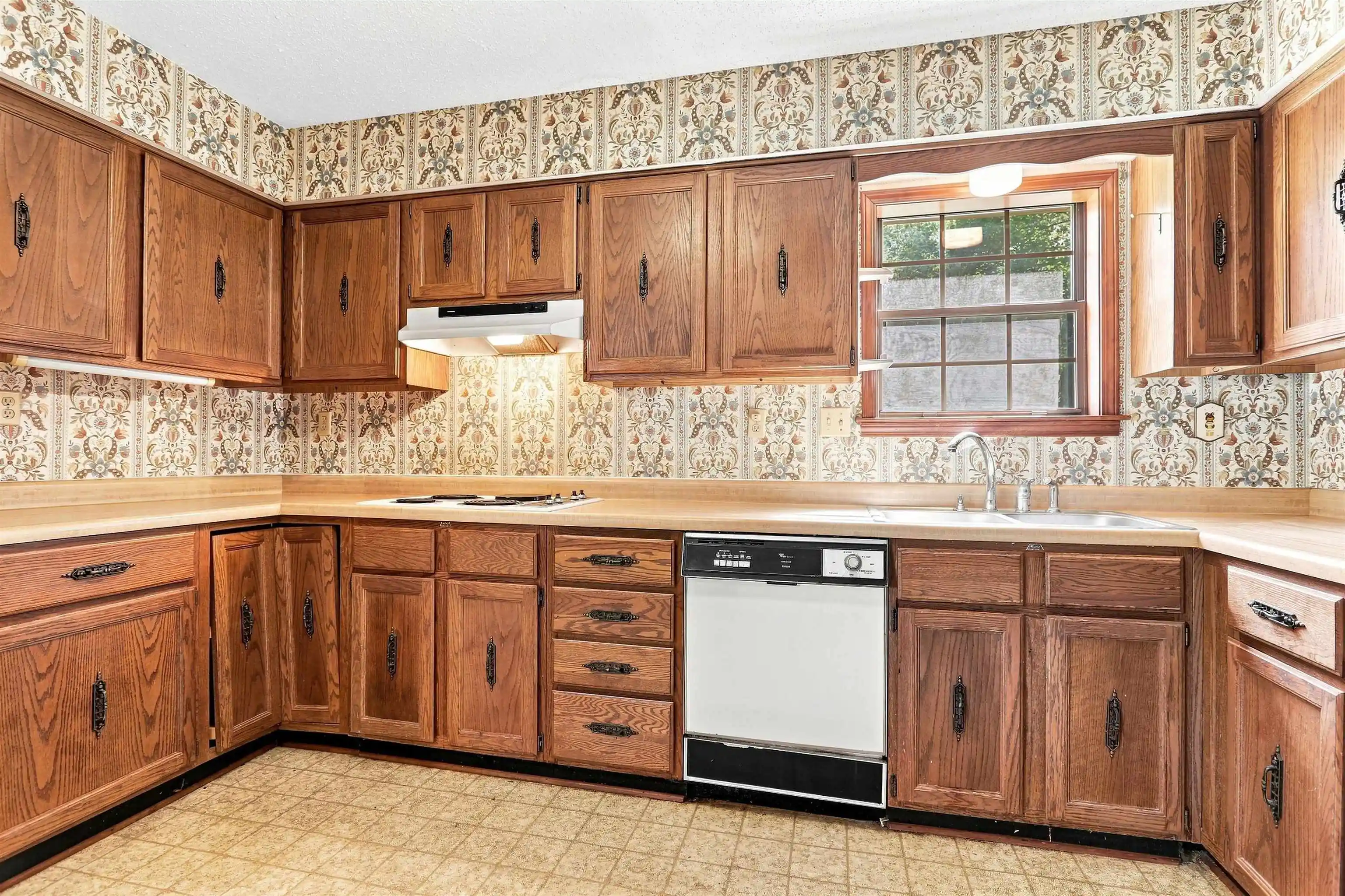 Photo 2 of Sale Pending at 2948 Sandy Crk Dr, Germantown, TN 38138 | MLS# 10229915 | Listing updated on 2026-09-11