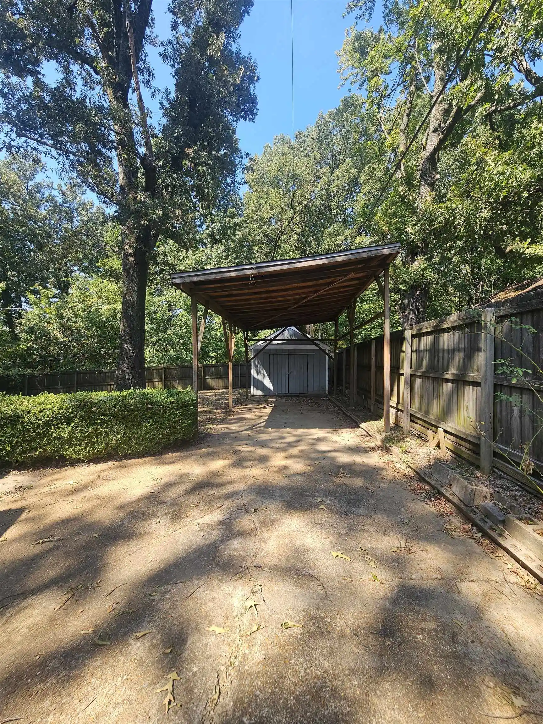 Photo 2 of Single family home for sale at 3281 Fairbanks St, Memphis, TN 38128 | MLS# 10229919 | Listing updated on 2026-10-05