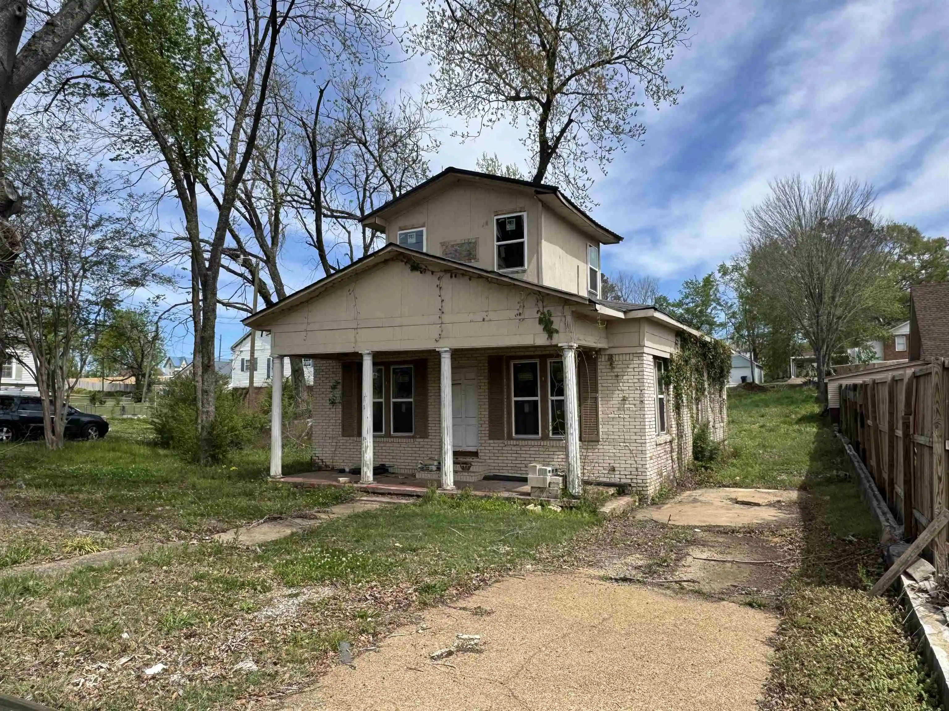 Photo 1 of Single family home for sale at 311 W Court Ave, Selmer, TN 38375 | MLS# 10229937 | Listing updated on 2026-09-08
