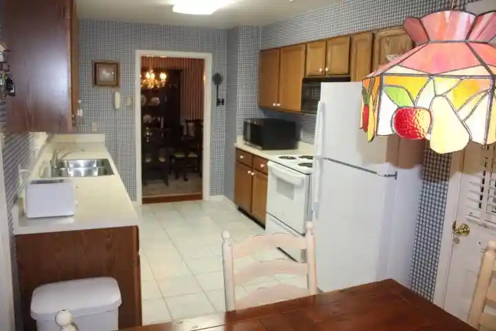 Photo 2 of Sale Pending at 4905 Essexshire Ave, Memphis, TN 38117 | MLS# 10229940 | Listing updated on 2026-09-27