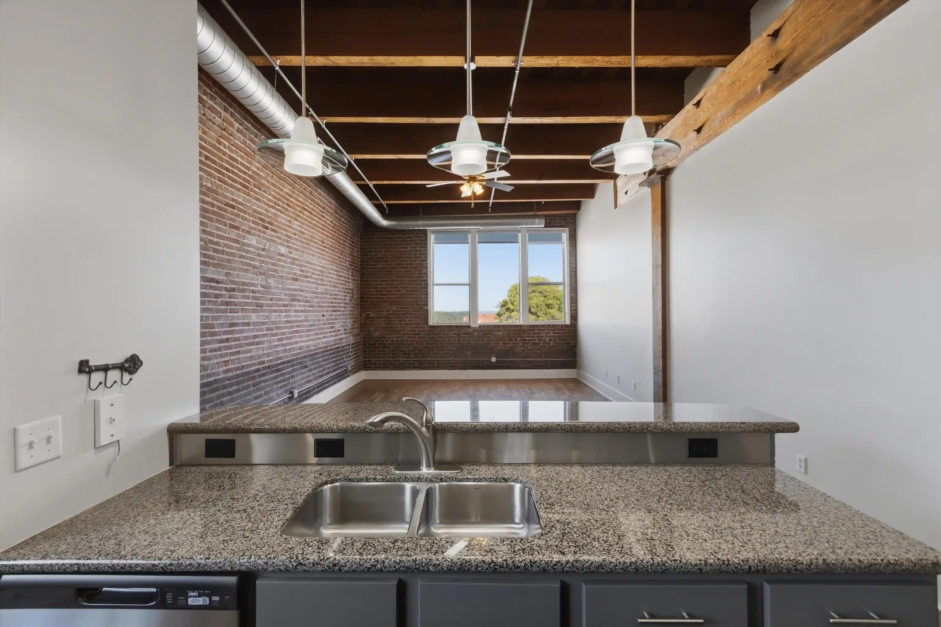 Photo 2 of Townhouse for sale at 420 S Front St #405, Memphis, TN 38103 | MLS# 10229972 | Listing updated on 2026-10-17