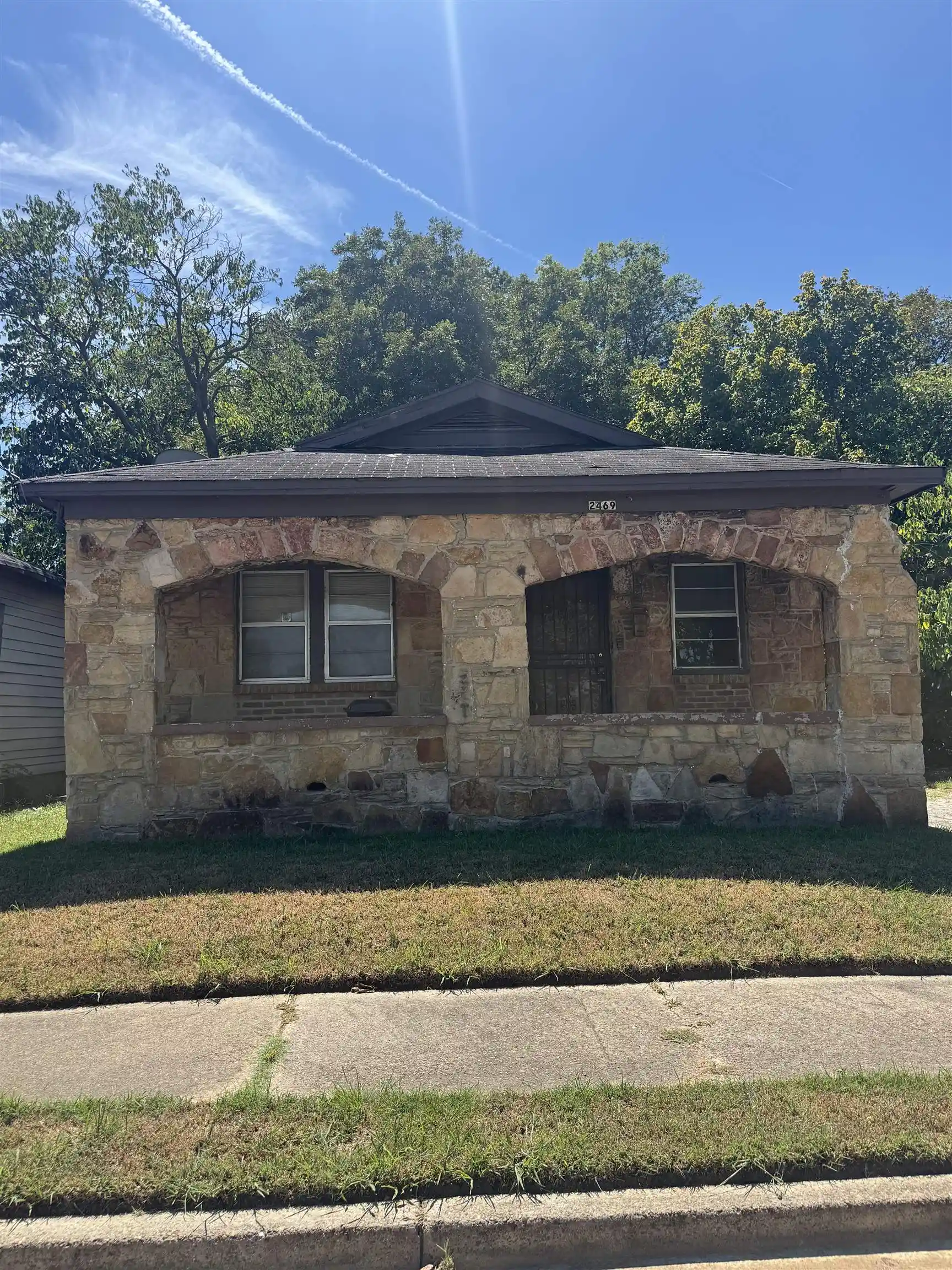 Photo 1 of Single family home for sale at 2469 Dexter Ave, Memphis, TN 38108 | MLS# 10229979 | Listing updated on 2026-09-08